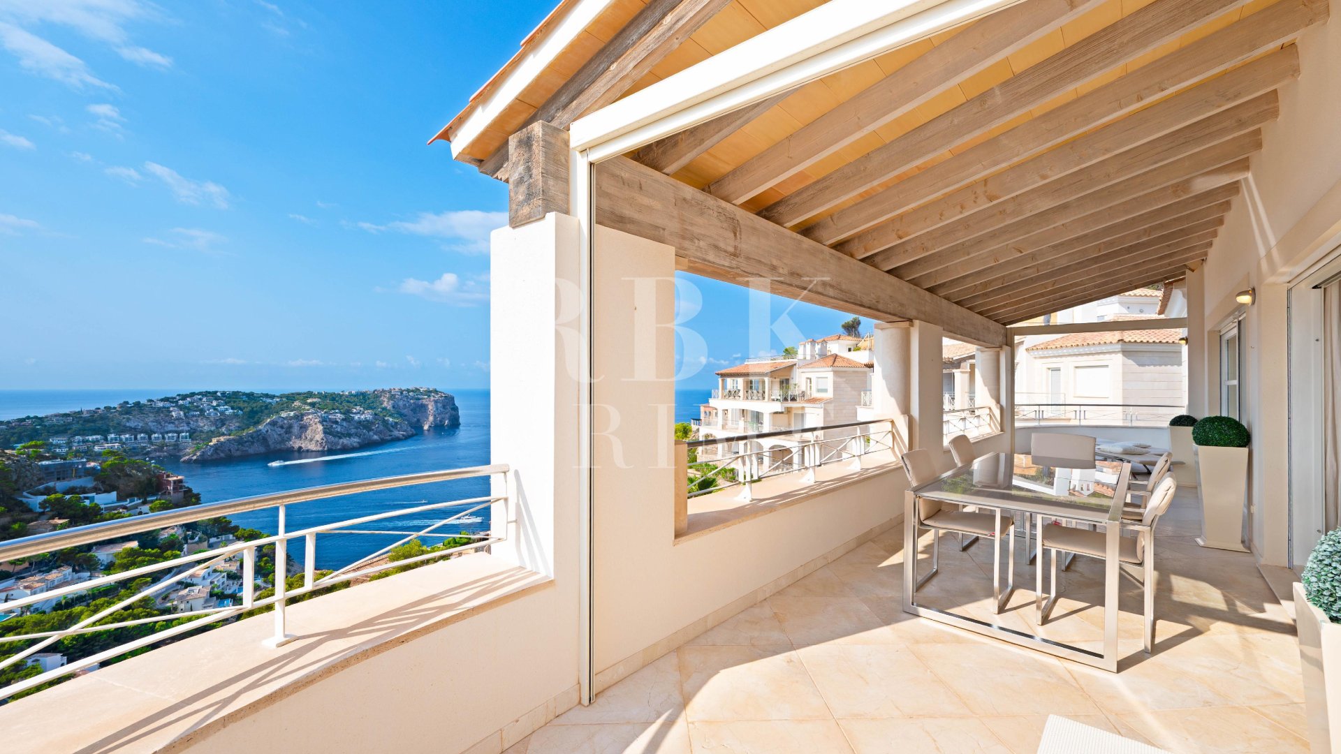 Resale - Apartments -
Andratx