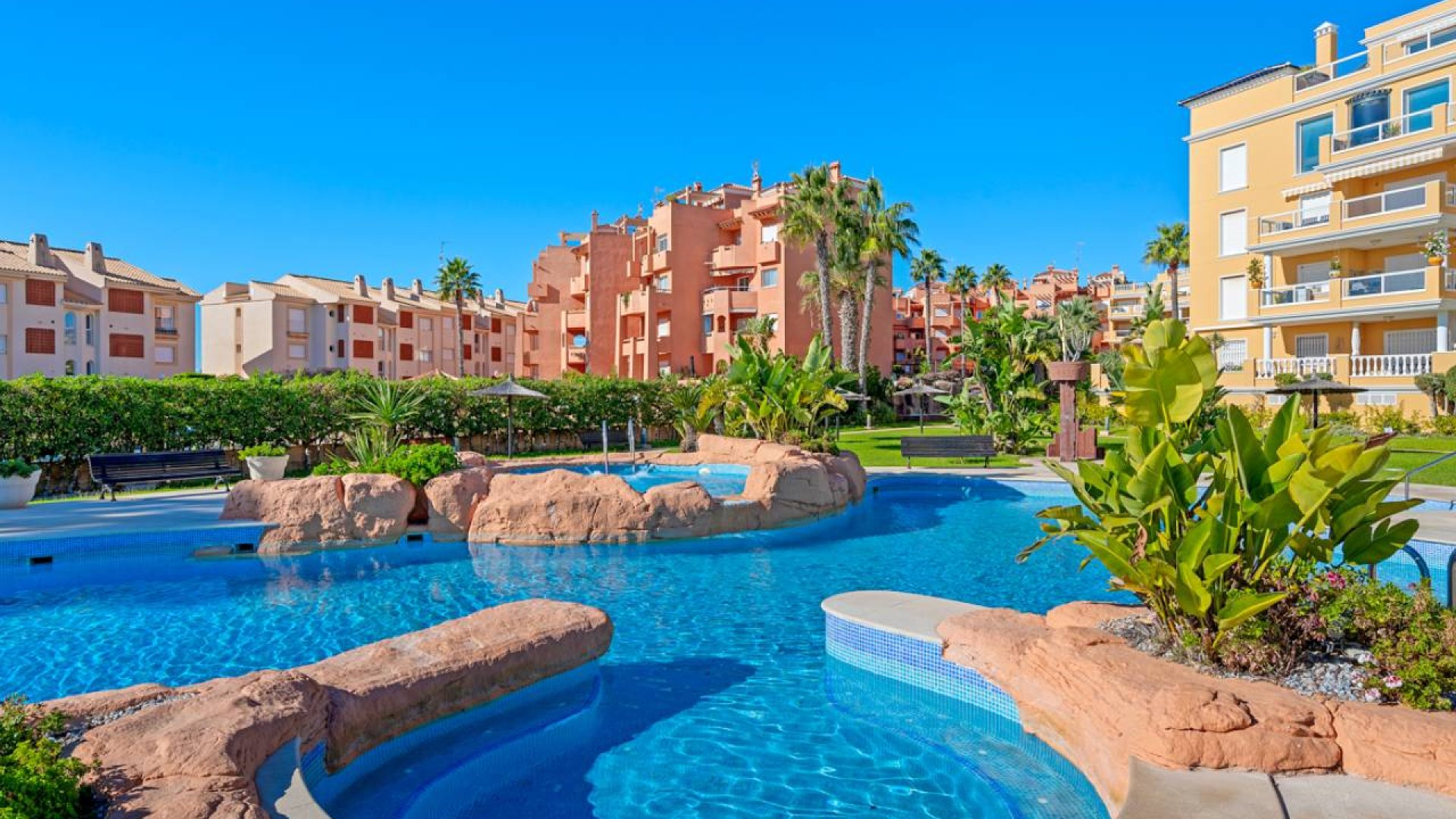 Resale - Apartments -
Cabo Roig