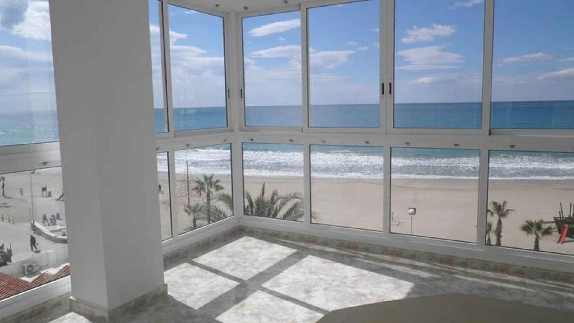 Resale - Apartments -
Calpe - Playa De Arenal