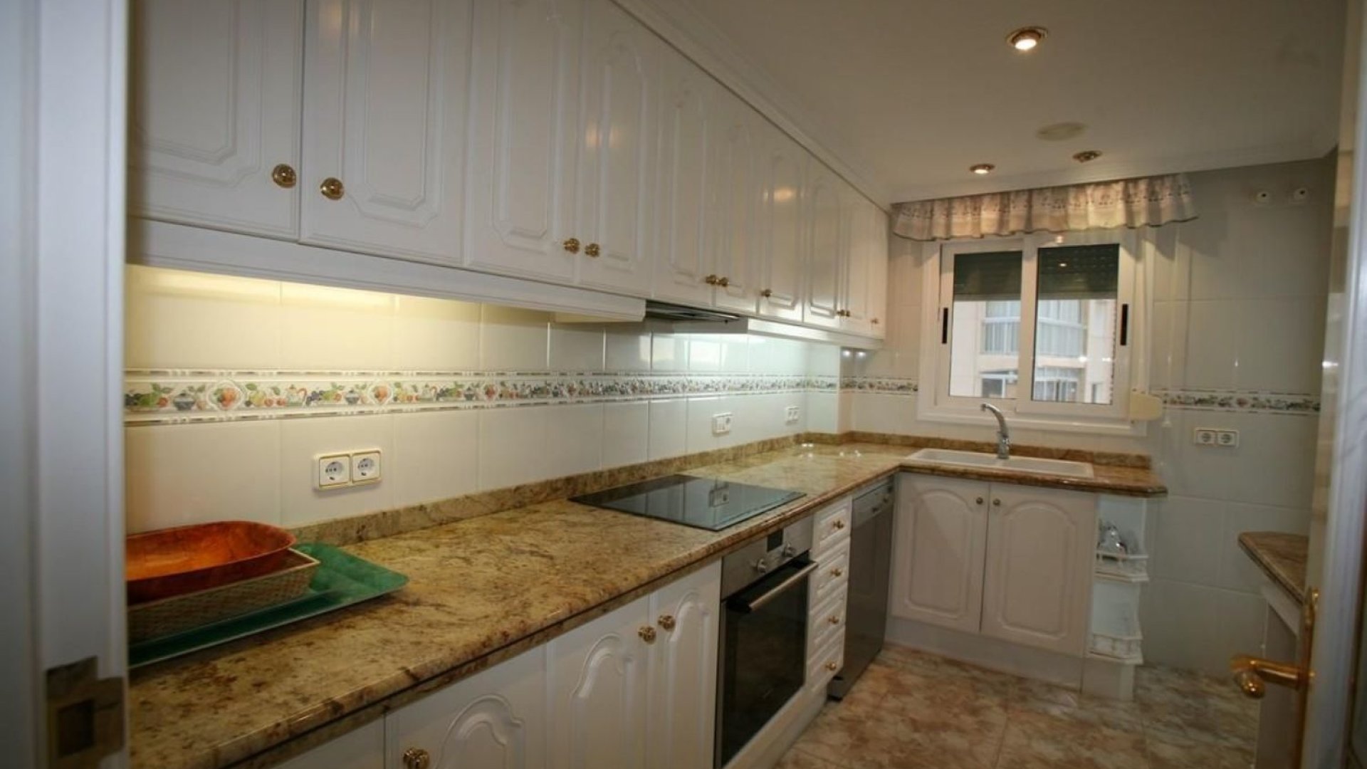 Resale - Apartments -
Calpe - Playa De Arenal