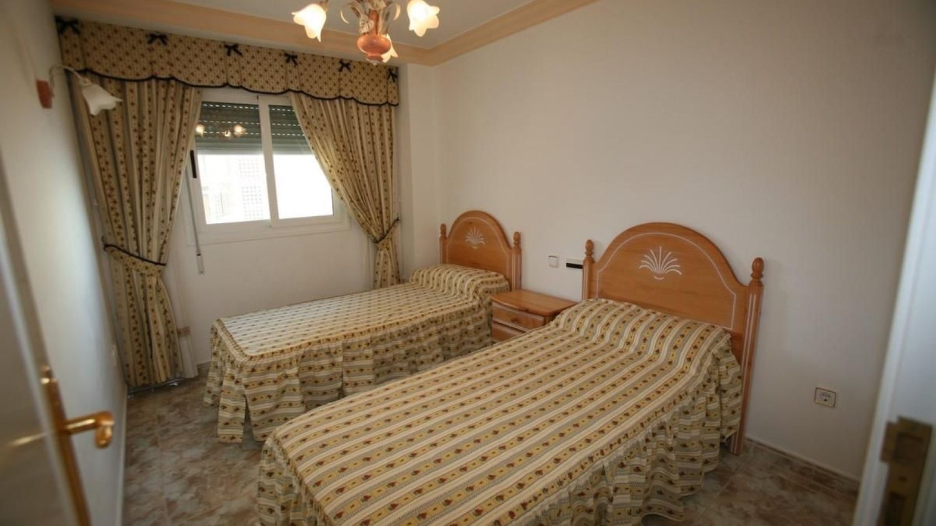 Resale - Apartments -
Calpe - Playa De Arenal