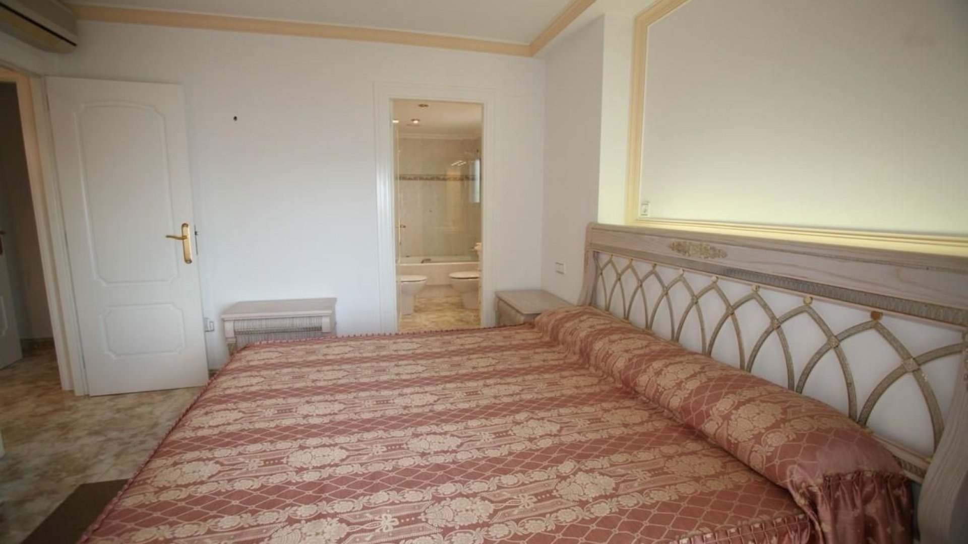 Resale - Apartments -
Calpe - Playa De Arenal