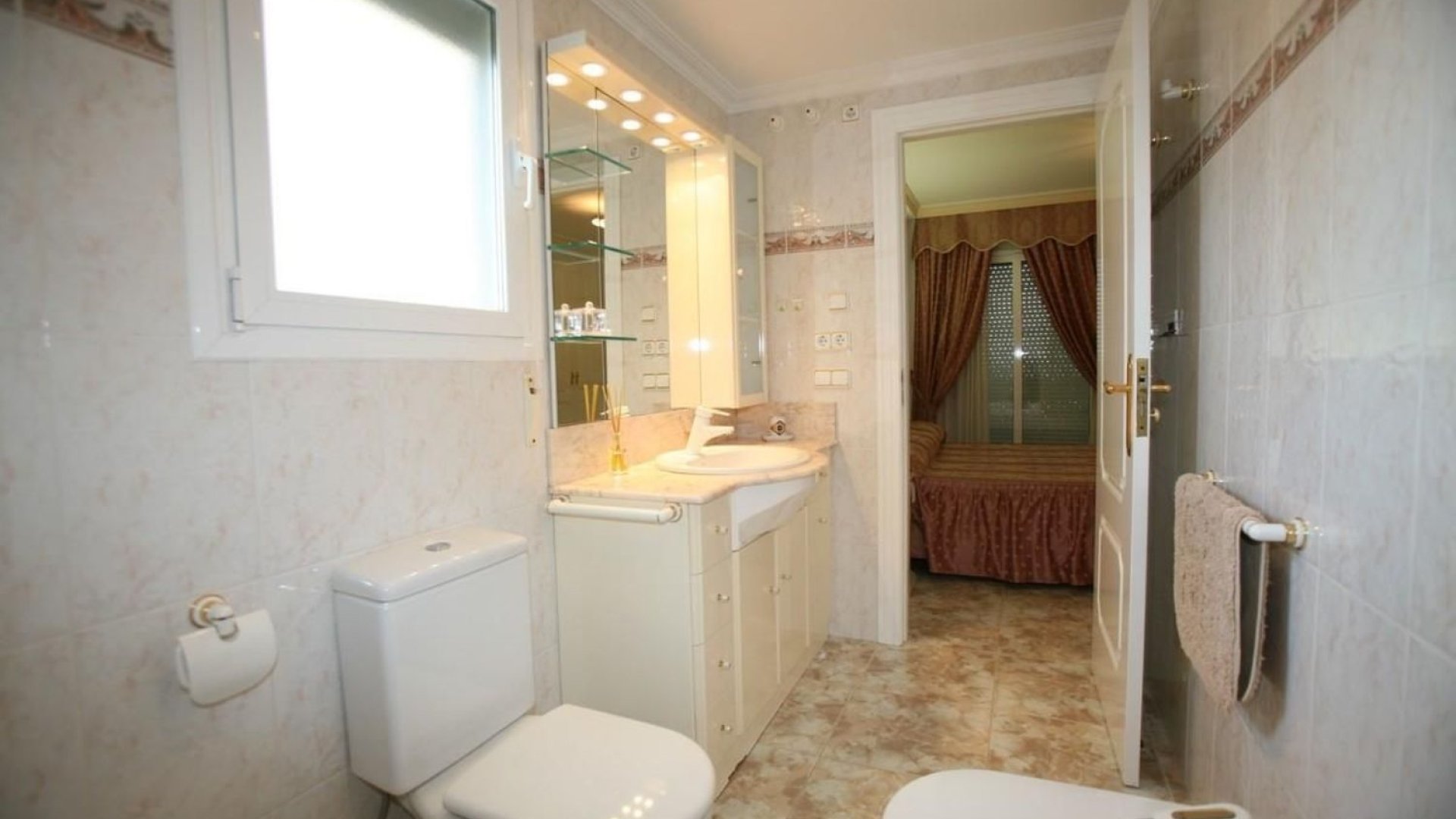 Resale - Apartments -
Calpe - Playa De Arenal