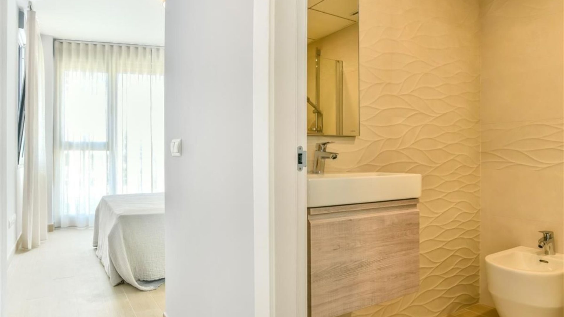 Resale - Apartments -
Calpe - Playa De Arenal