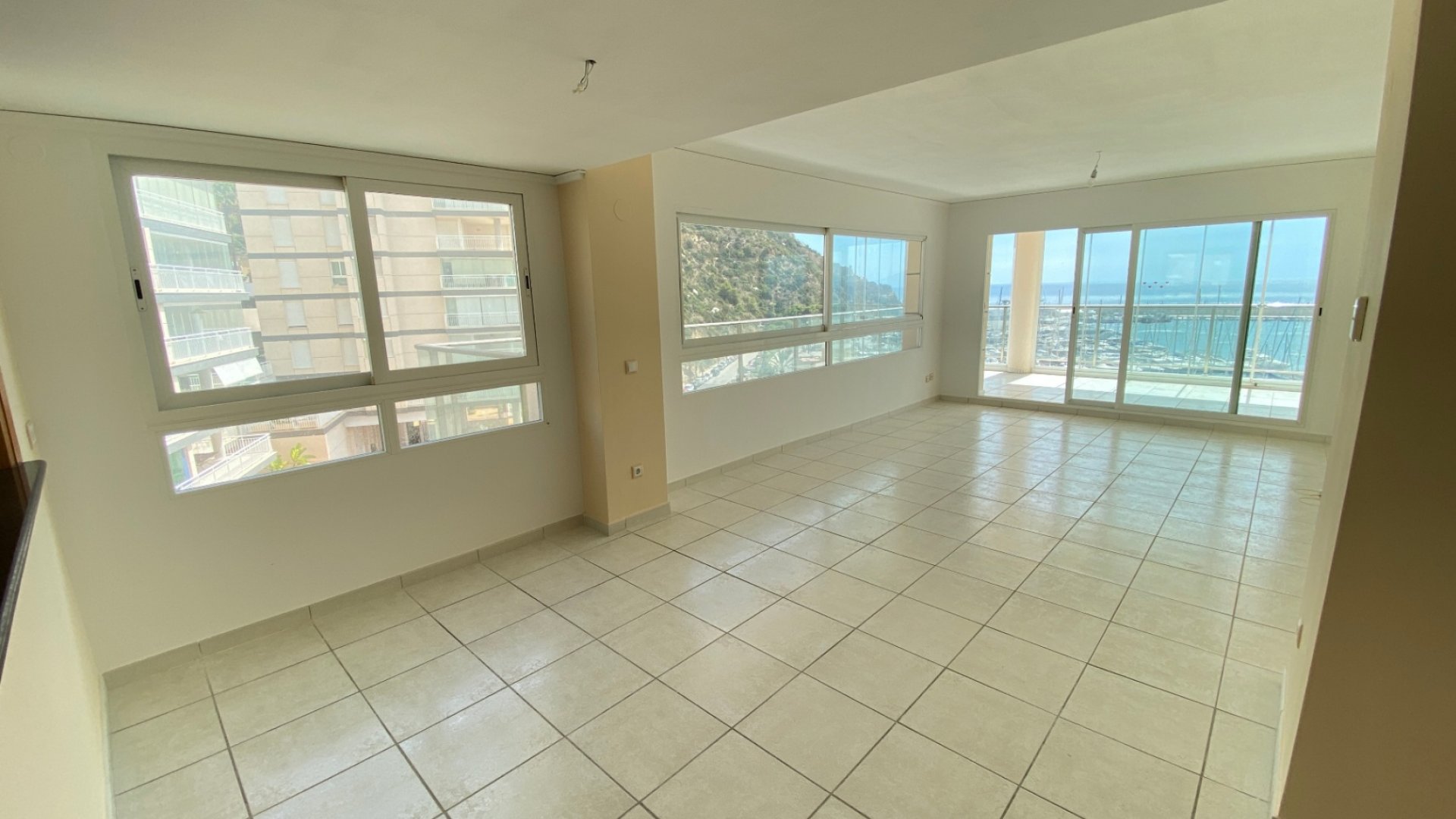 Resale - Apartments -
Calpe - Playa De Arenal