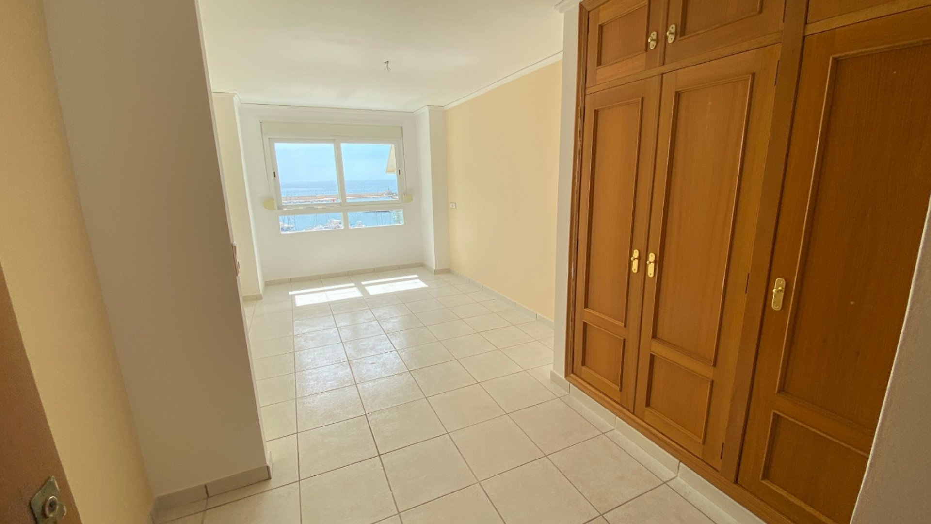 Resale - Apartments -
Calpe - Playa De Arenal