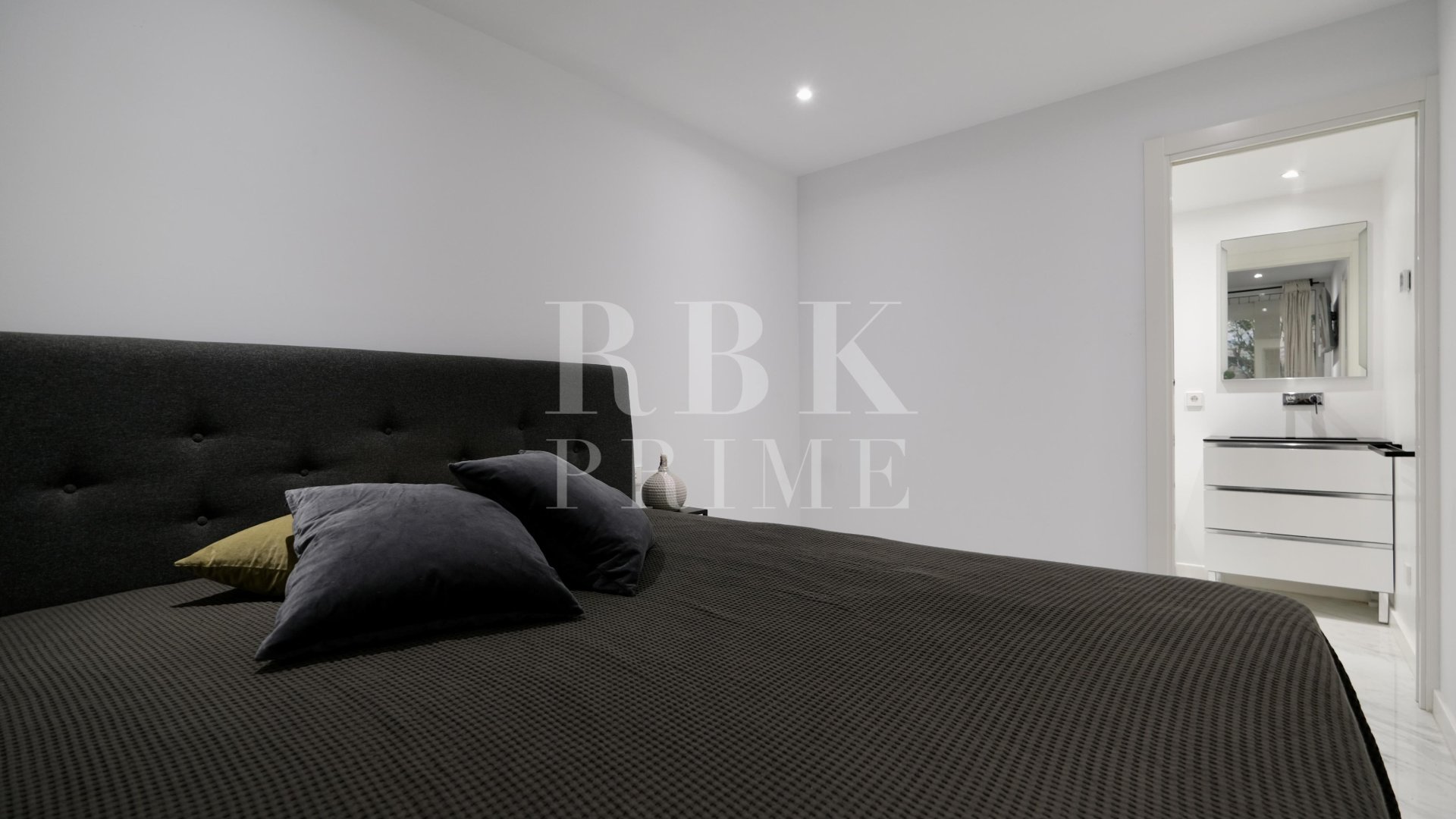 Resale - Apartments -
Calvià - Portals Nous