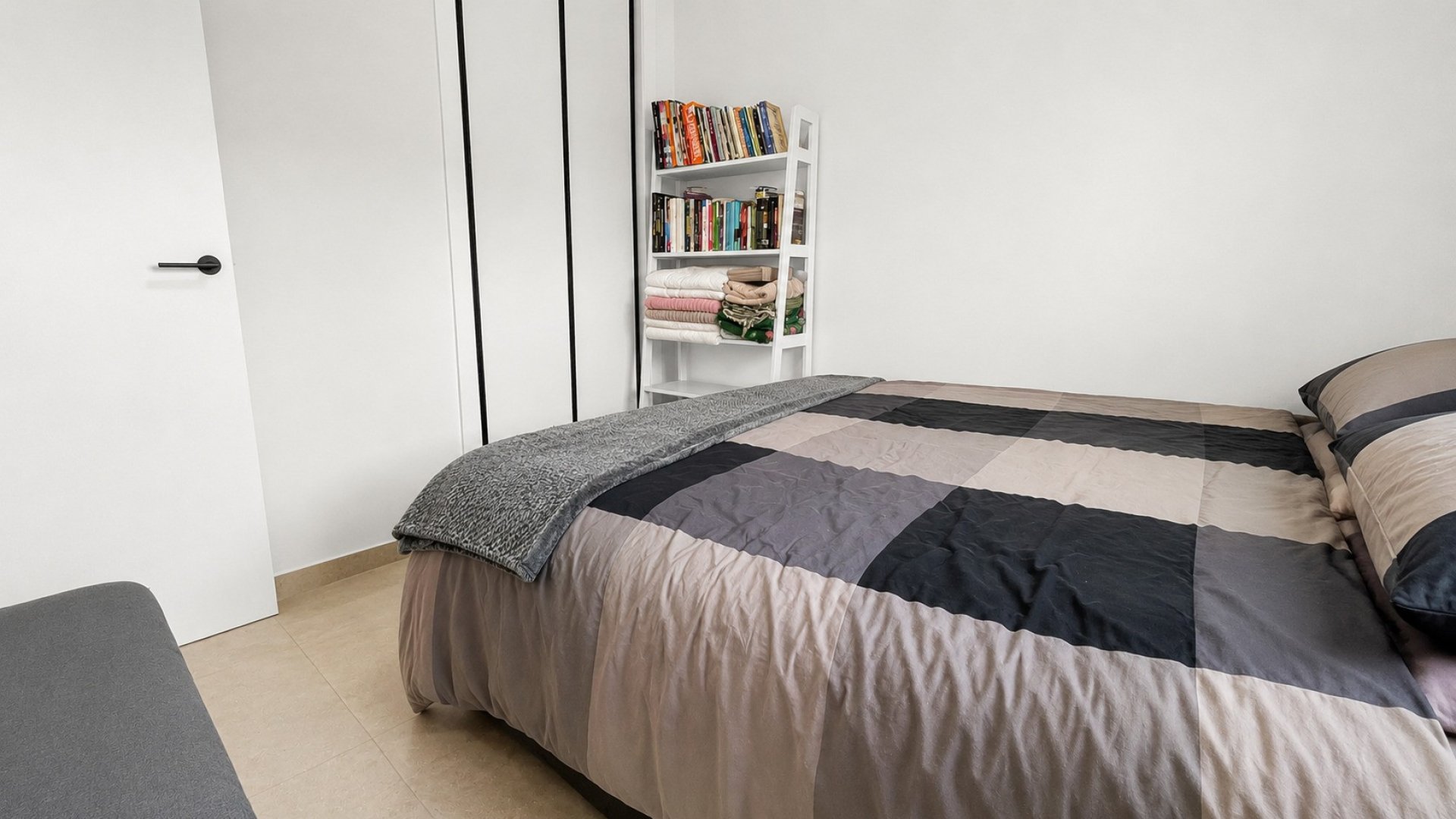 Resale - Apartments -
Guardamar del Segura - El Raso