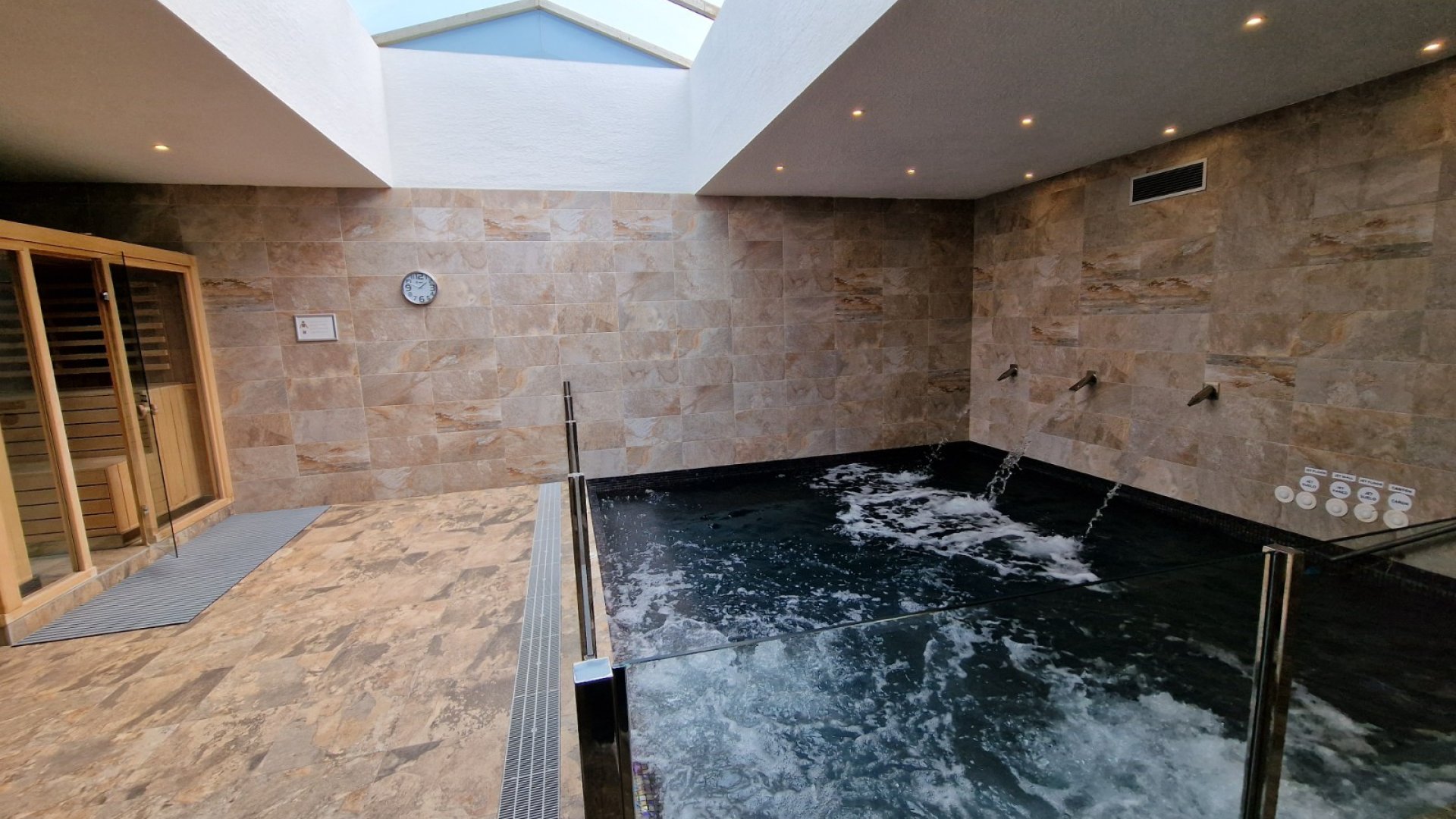 Resale - Apartments -
Guardamar del Segura - El Raso