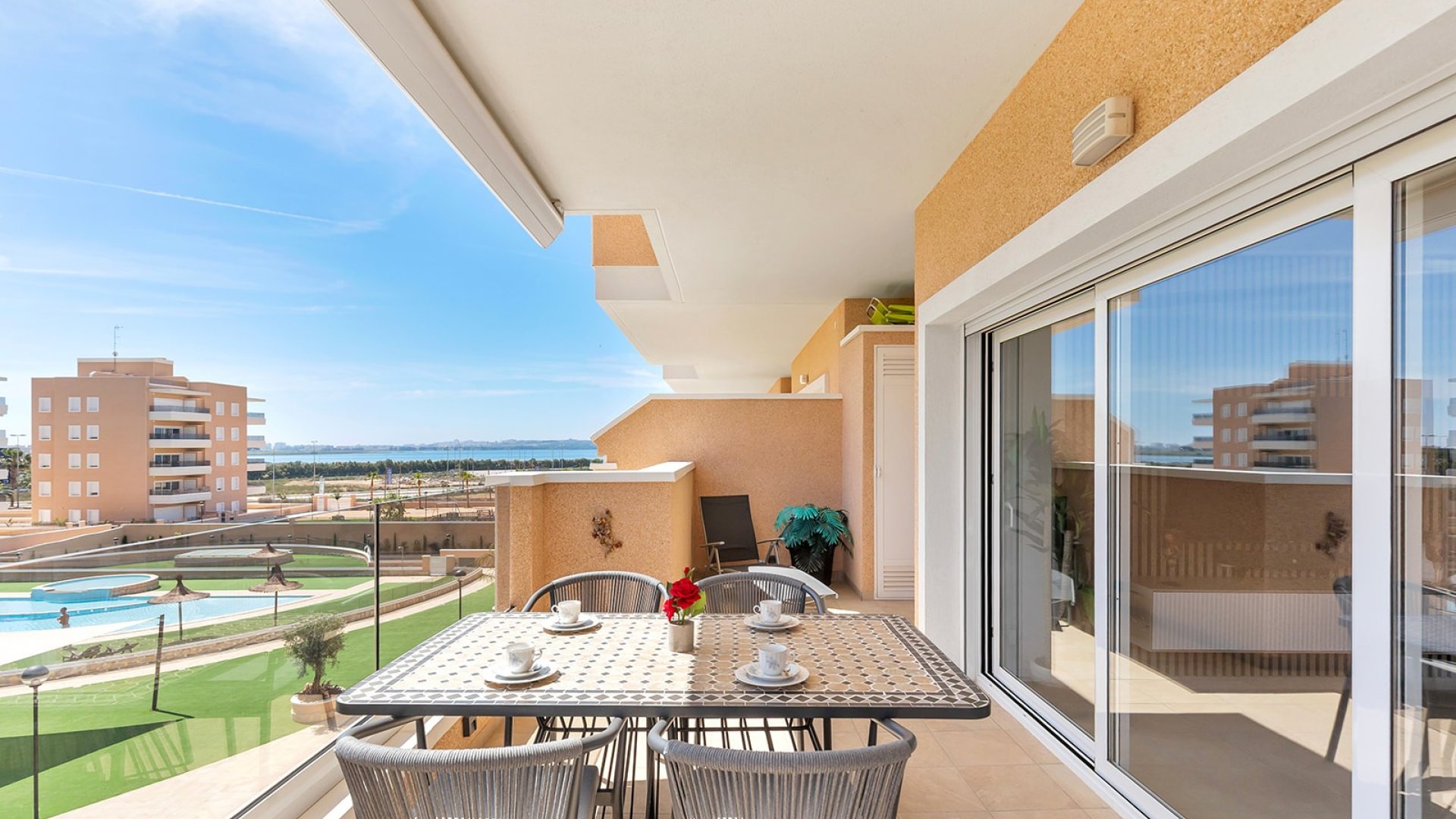 Resale - Apartments -
Guardamar del Segura - El Raso