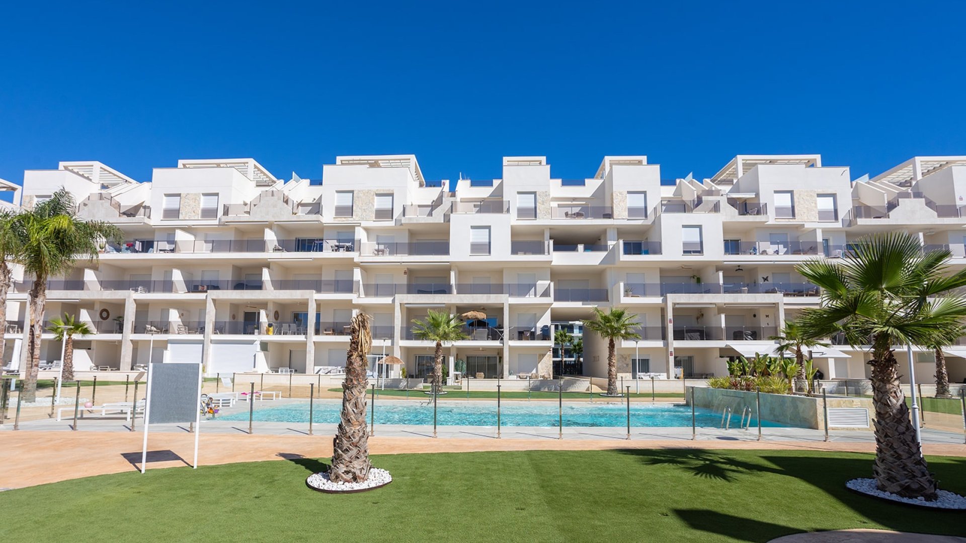Resale - Apartments -
Guardamar del Segura - El Raso