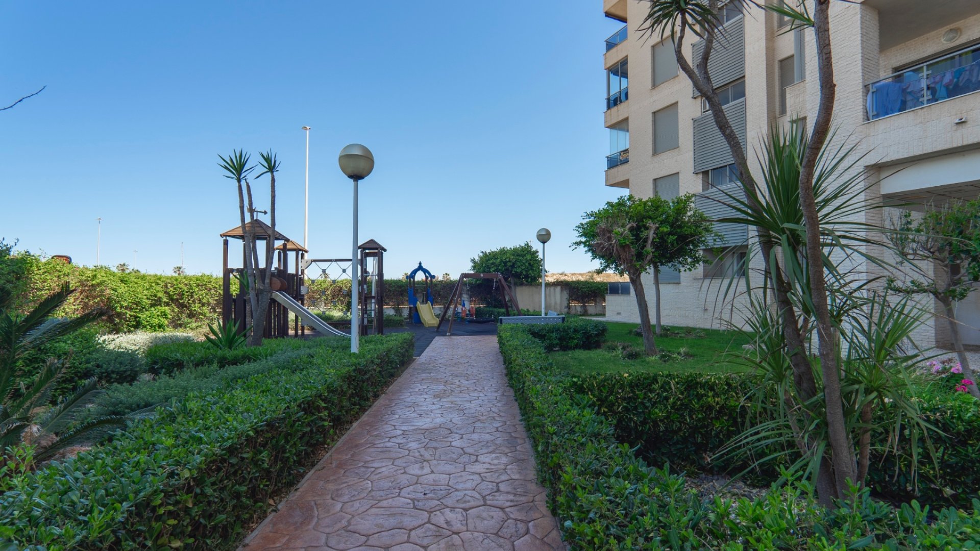 Resale - Apartments -
Guardamar del Segura - Puerto Deportivo