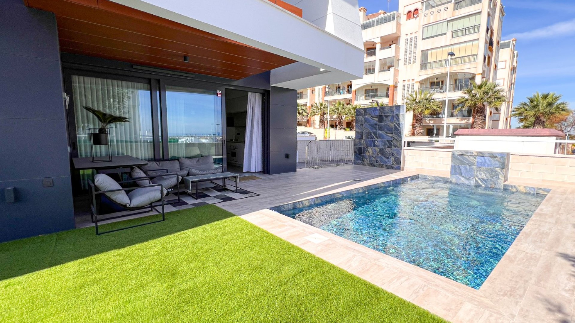 Resale - Apartments -
Guardamar del Segura - Urbanizaciones