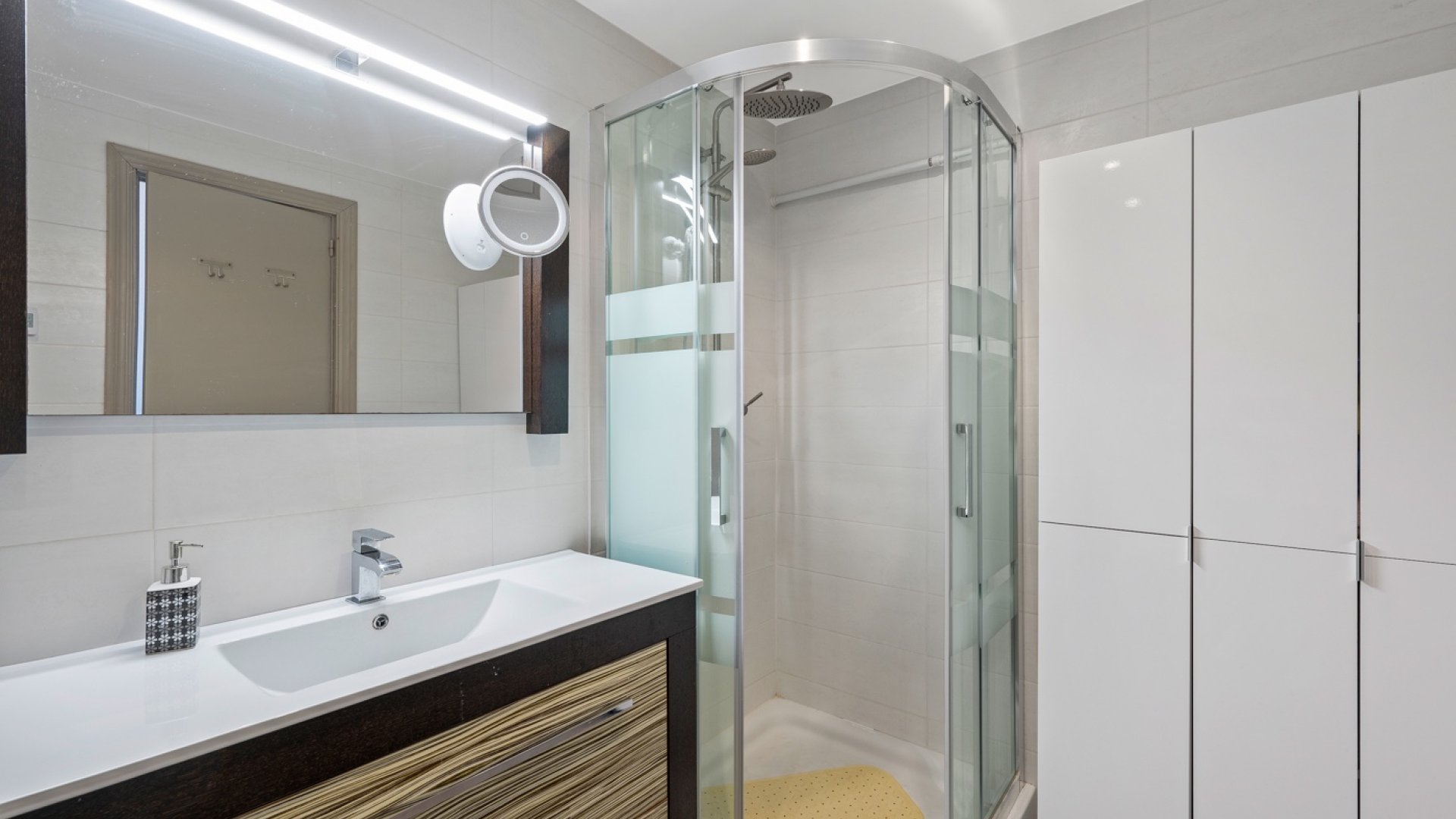 Resale - Apartments -
La Nucía