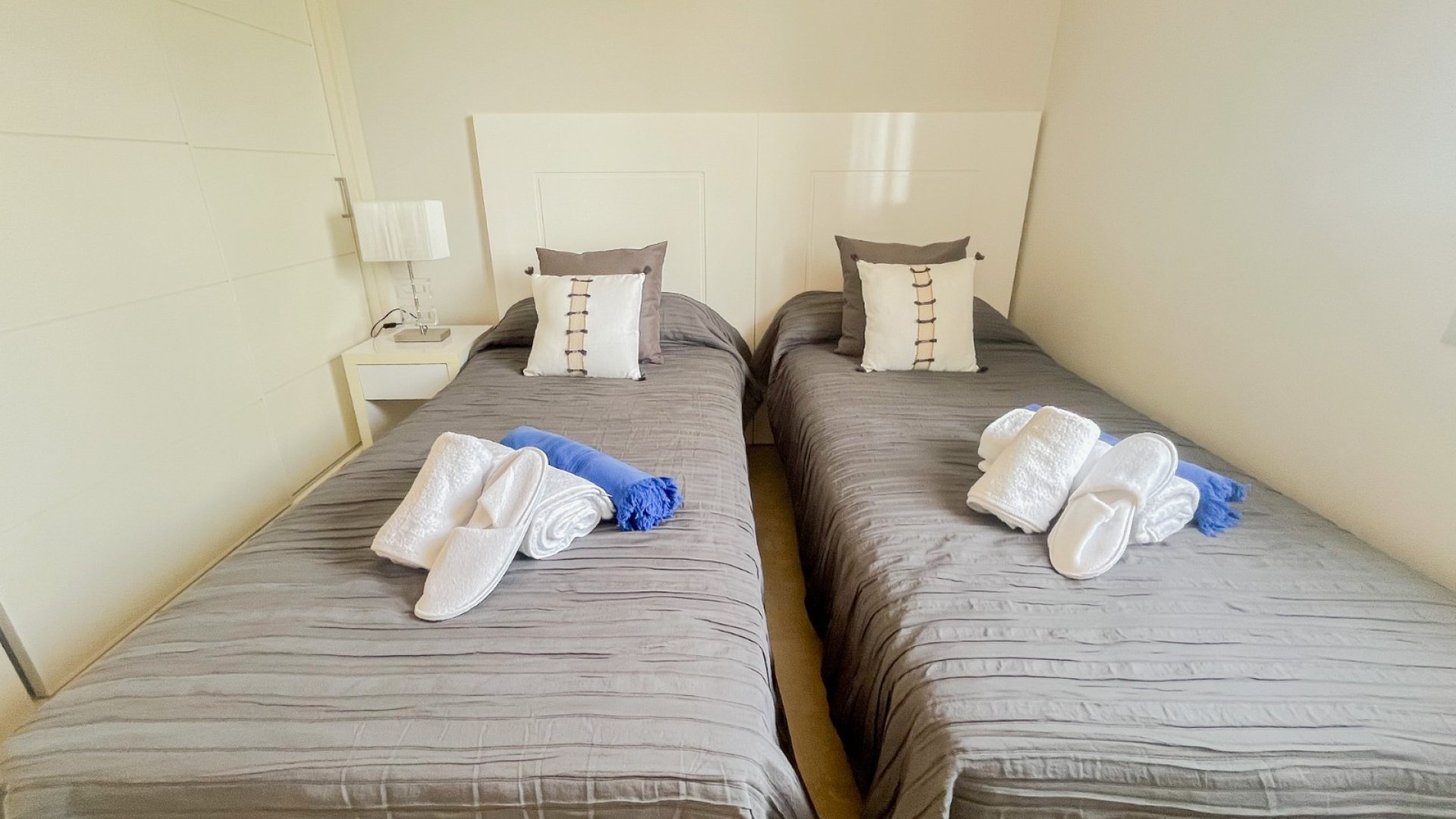 Resale - Apartments -
Las Colinas Golf Resort - Las Colinas golf