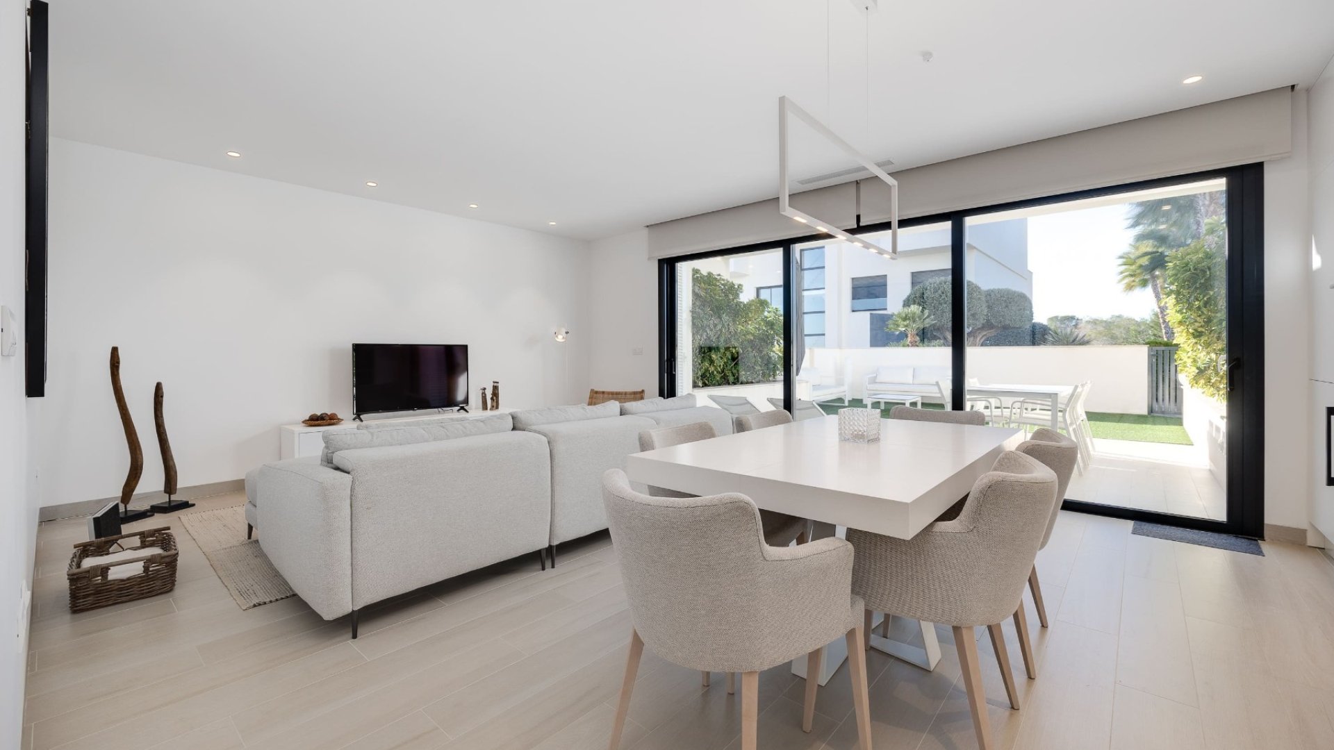 Resale - Apartments -
Las Colinas Golf Resort - Las Colinas golf