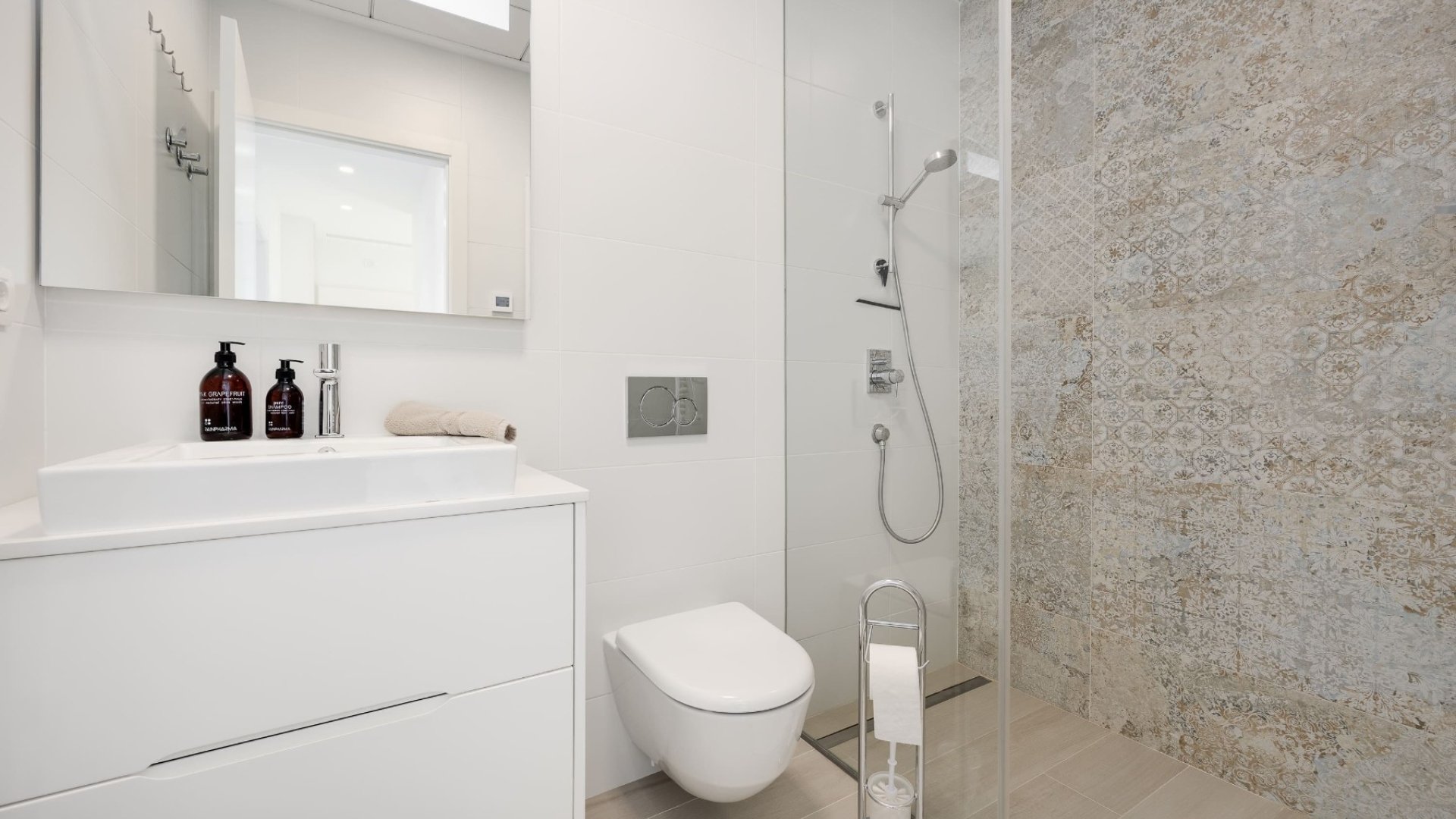 Resale - Apartments -
Las Colinas Golf Resort - Las Colinas golf