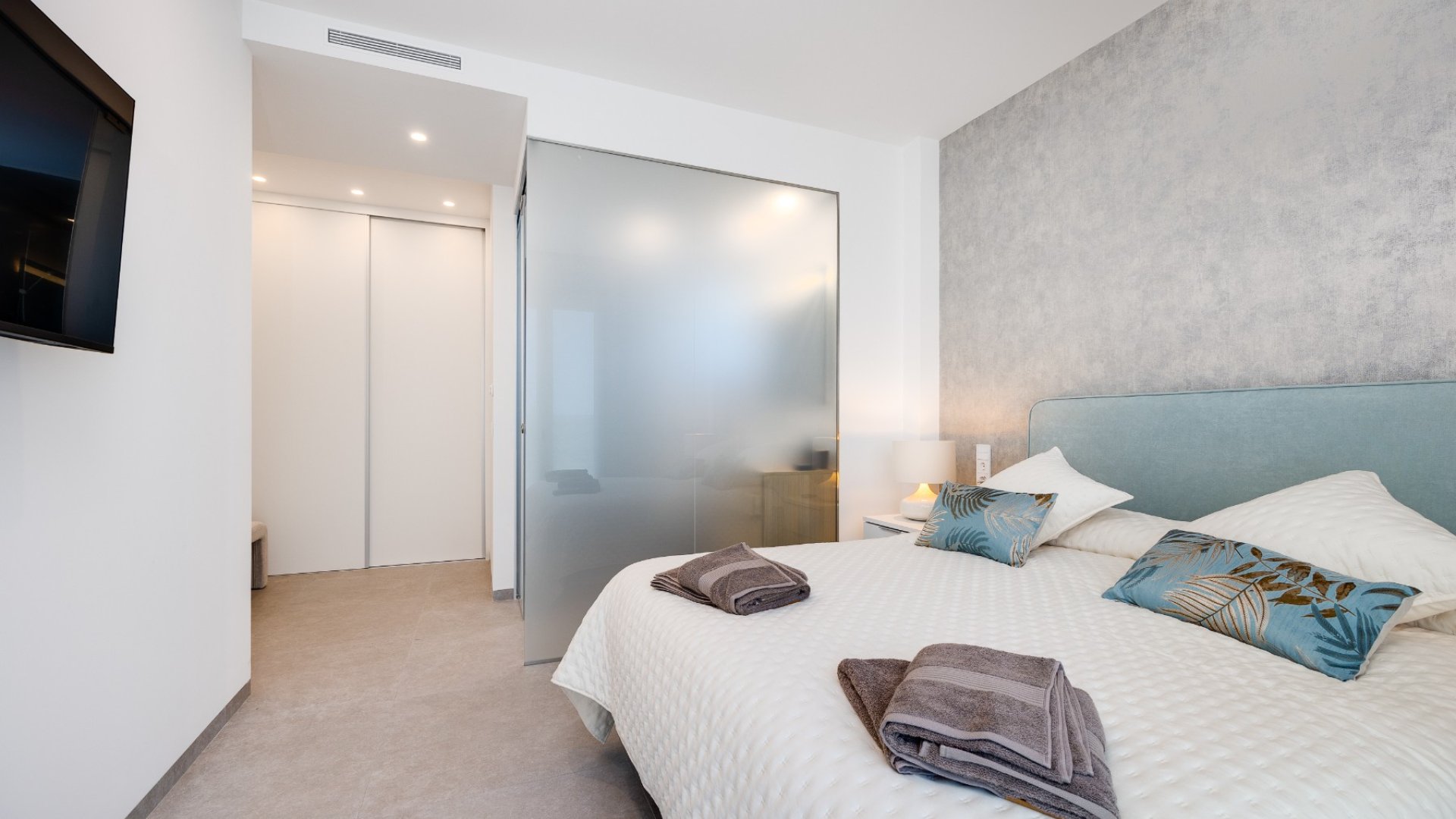 Resale - Apartments -
Las Colinas Golf Resort - Las Colinas golf