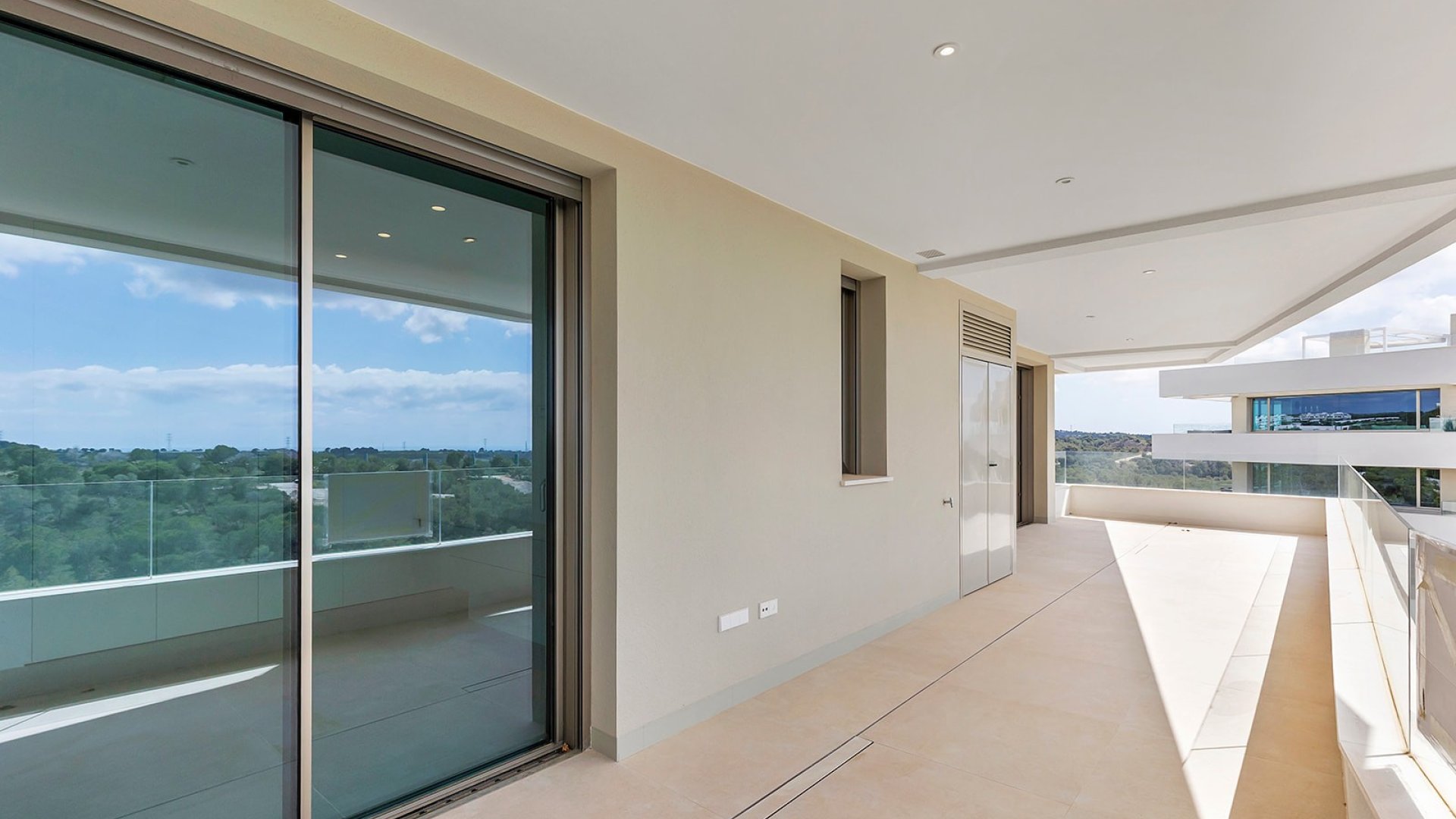 Resale - Apartments -
Las Colinas Golf Resort - Las Colinas golf