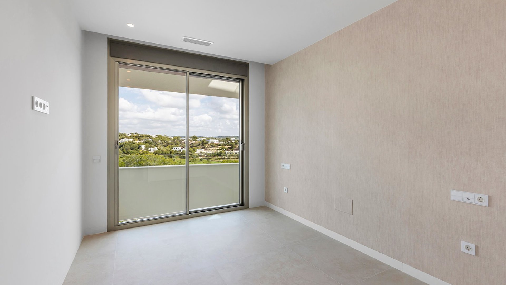 Resale - Apartments -
Las Colinas Golf Resort - Las Colinas golf