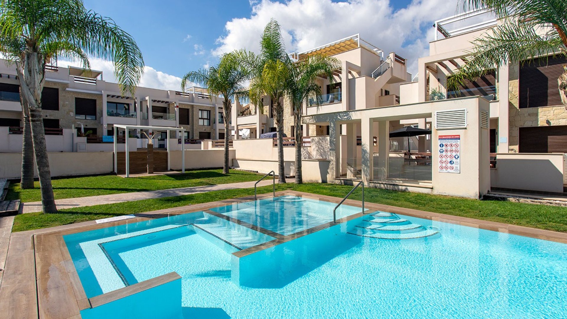 Resale - Apartments -
Los Balcones - Torrevieja