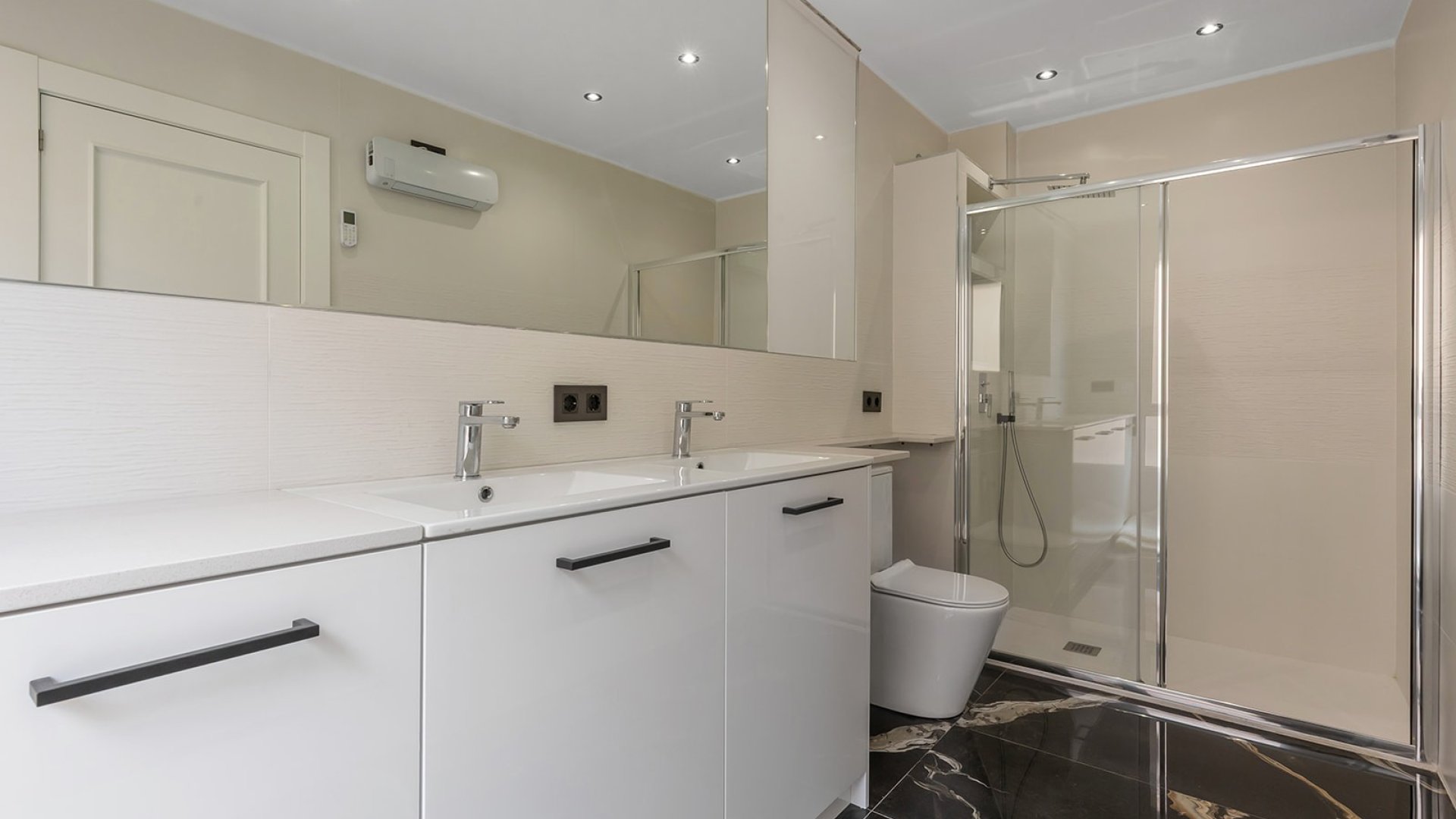 Resale - Apartments -
Los Montesinos