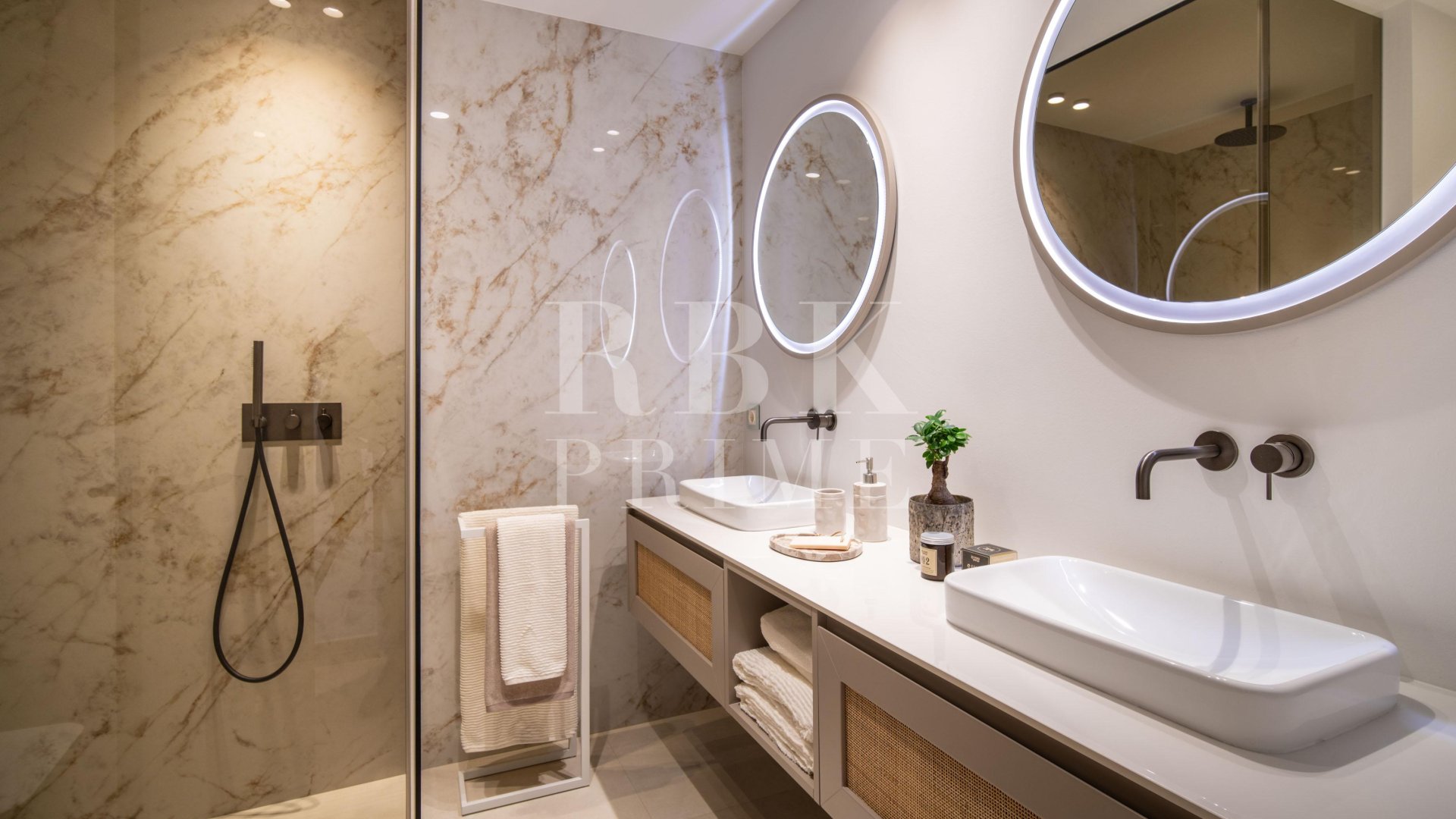 Resale - Apartments -
Malaga - Benahavís