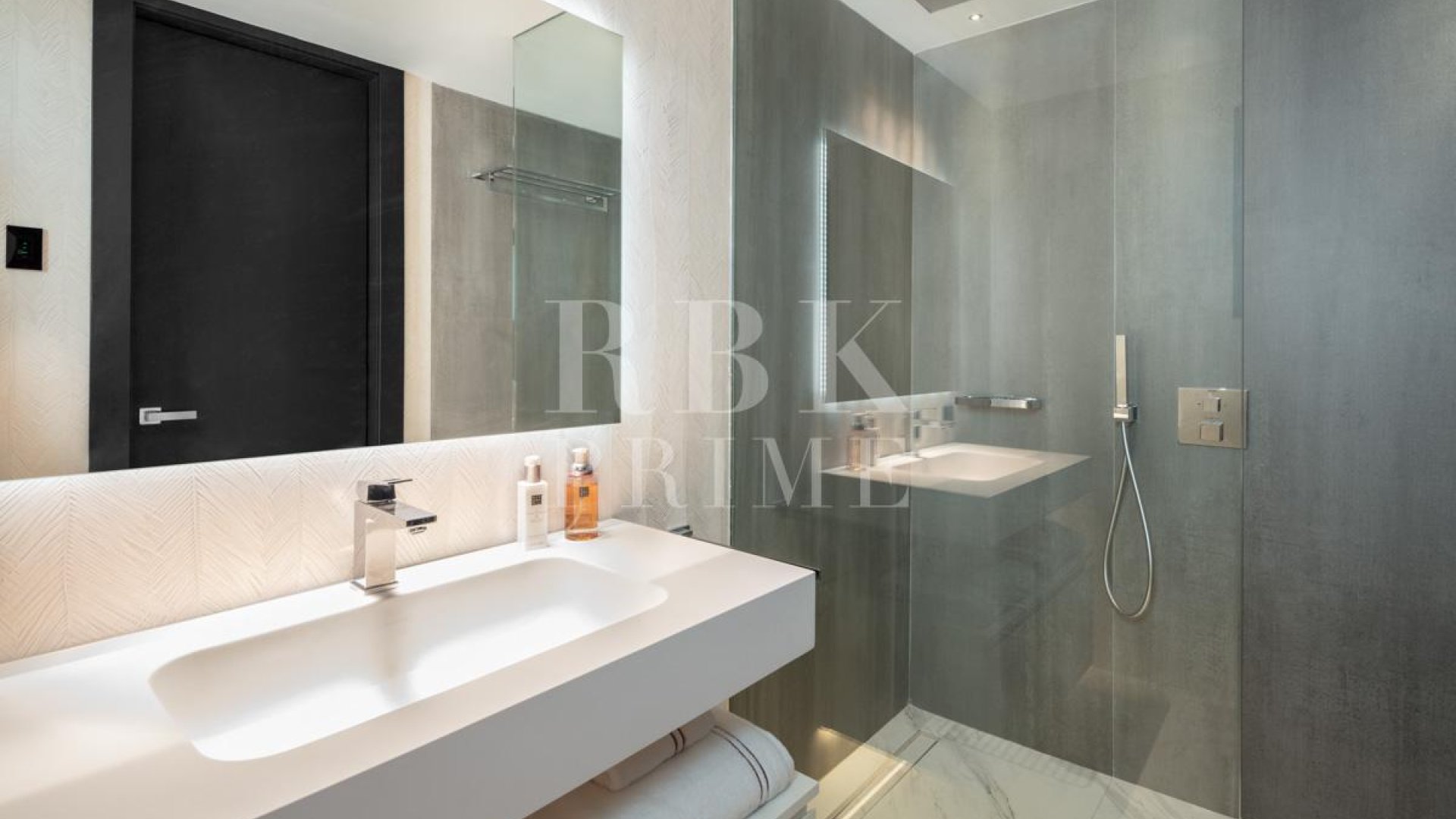 Resale - Apartments -
Malaga - Nueva Andalucía
