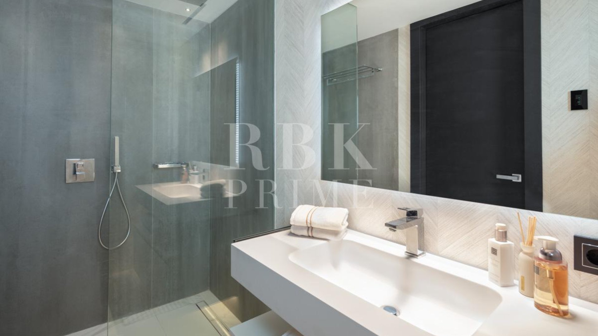 Resale - Apartments -
Malaga - Nueva Andalucía