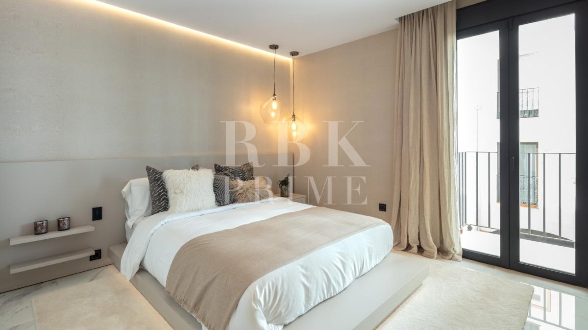 Resale - Apartments -
Malaga - Nueva Andalucía