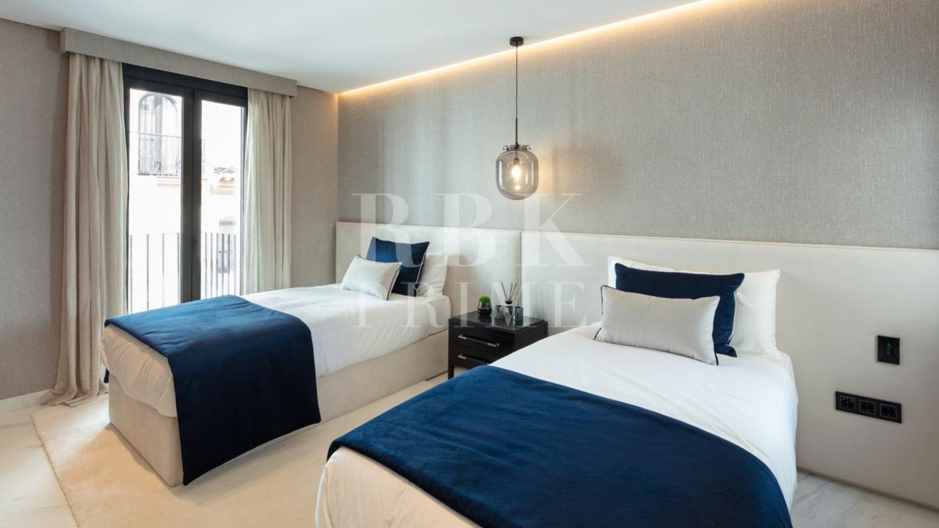 Resale - Apartments -
Malaga - Nueva Andalucía