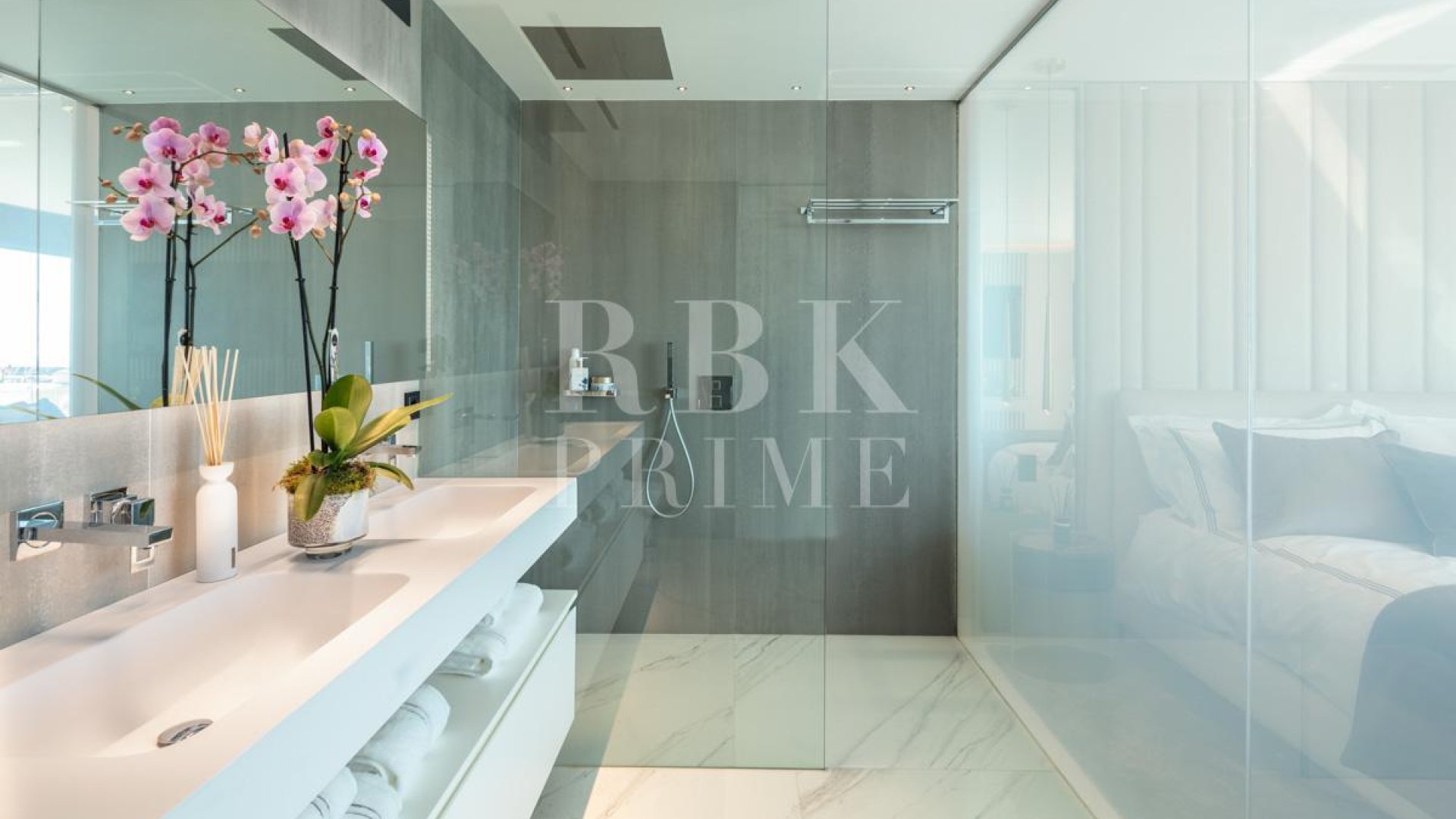 Resale - Apartments -
Malaga - Nueva Andalucía