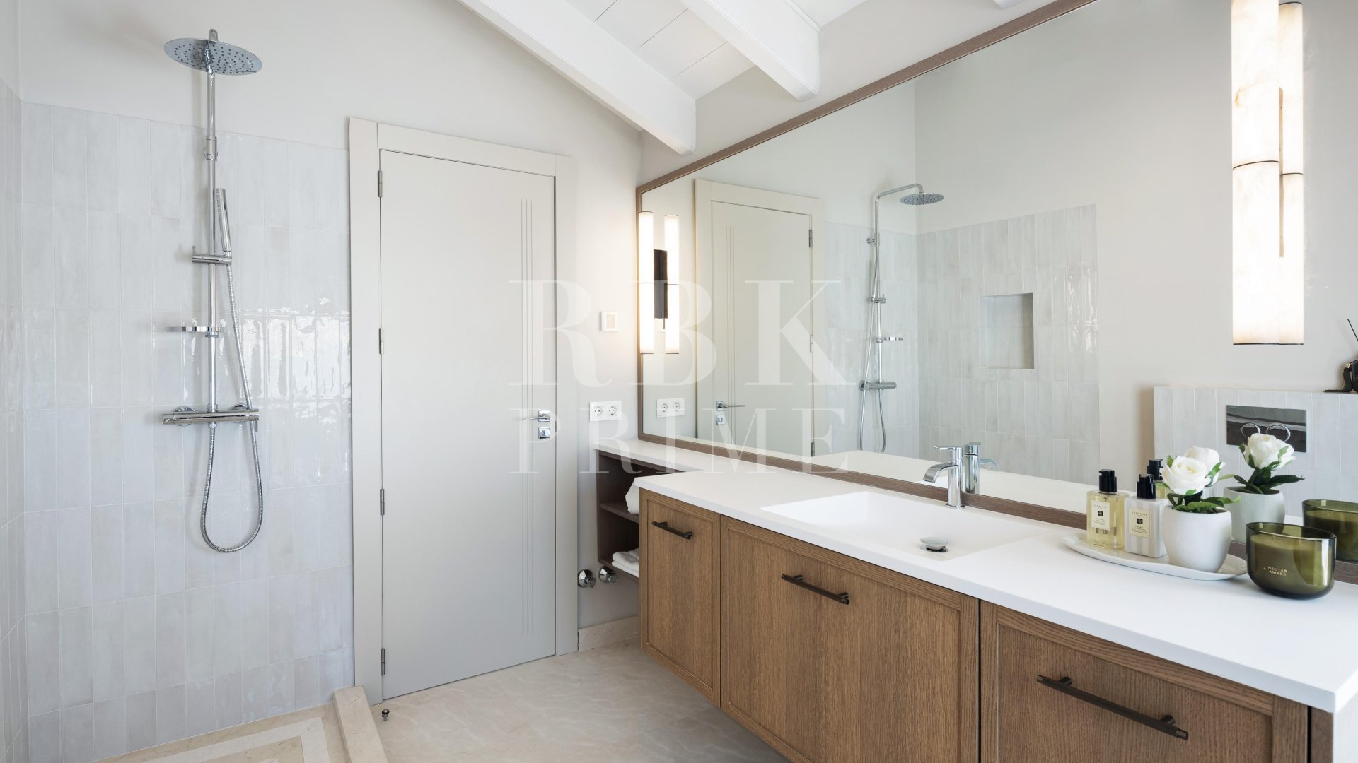 Resale - Apartments -
Marbella