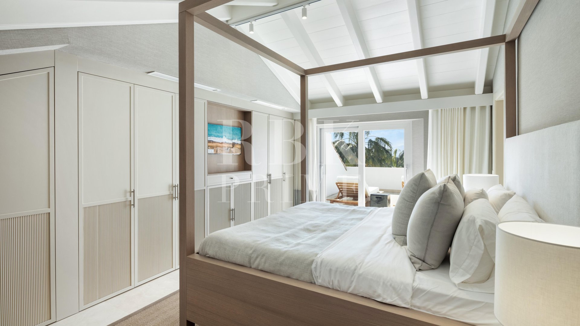Resale - Apartments -
Marbella