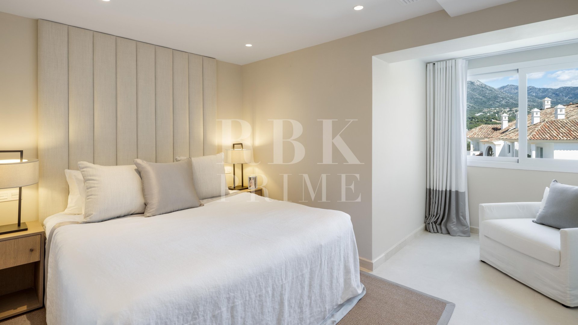 Resale - Apartments -
Marbella