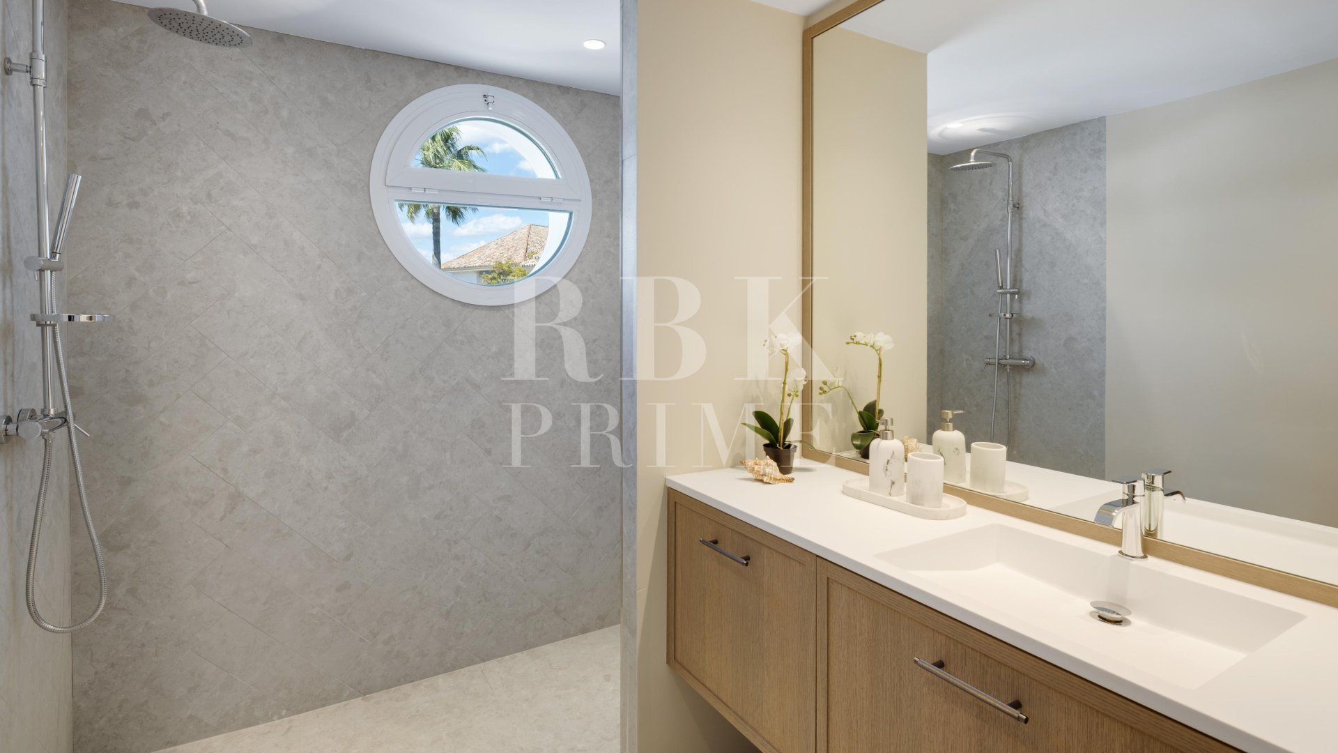 Resale - Apartments -
Marbella