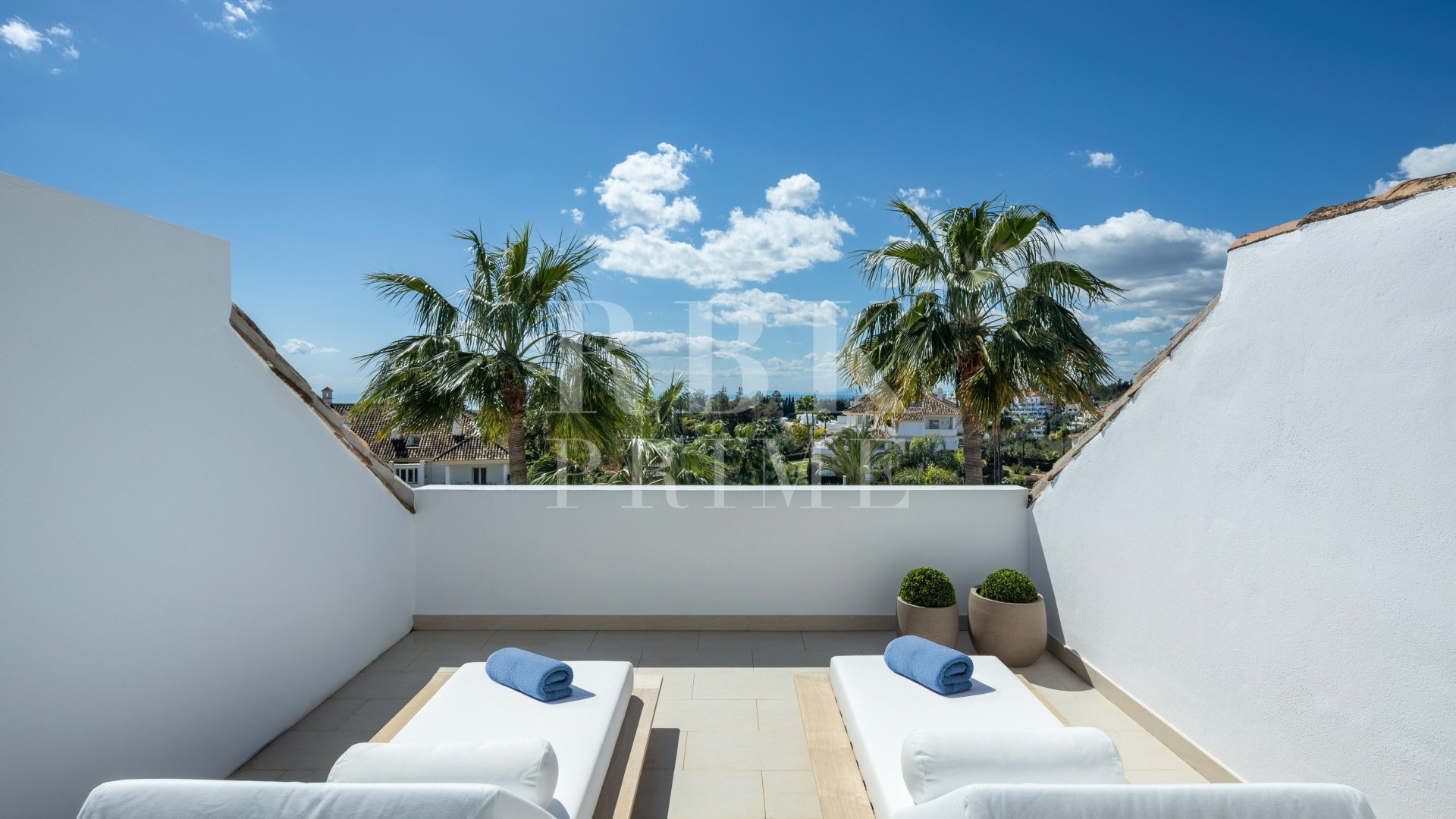 Resale - Apartments -
Marbella