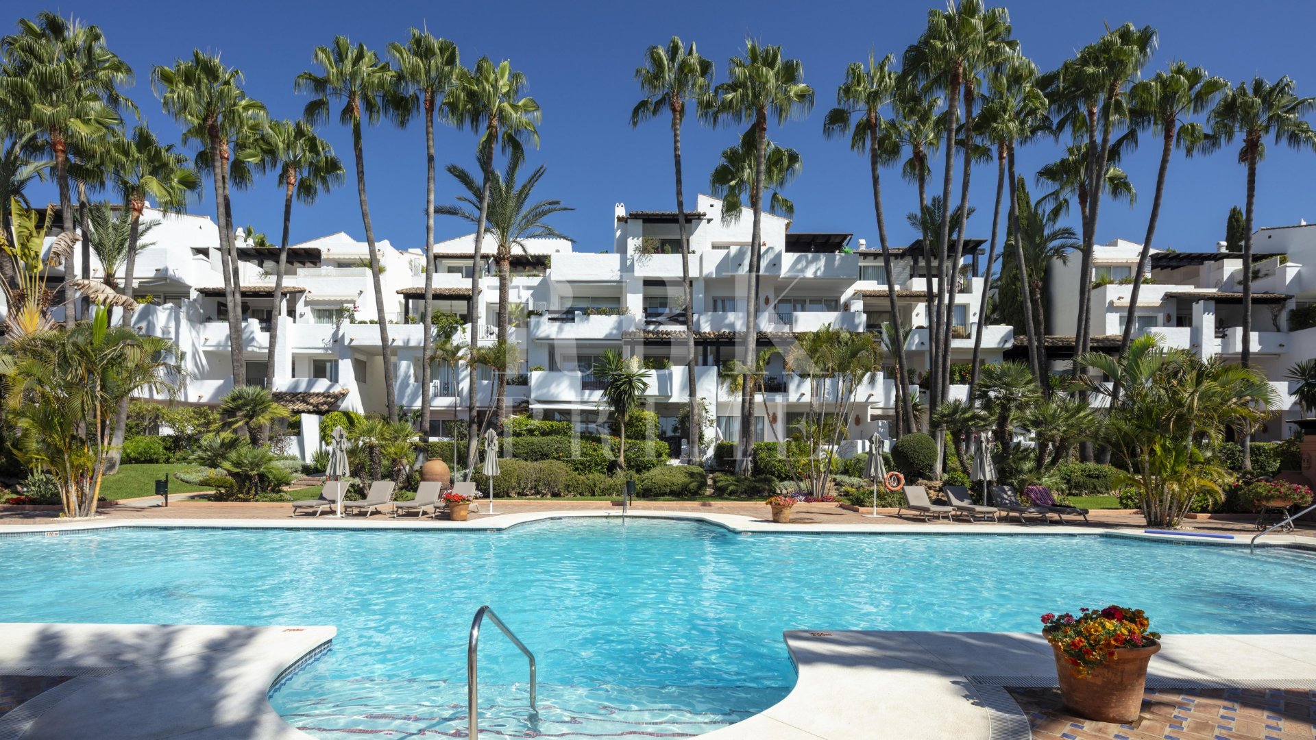 Resale - Apartments -
Marbella