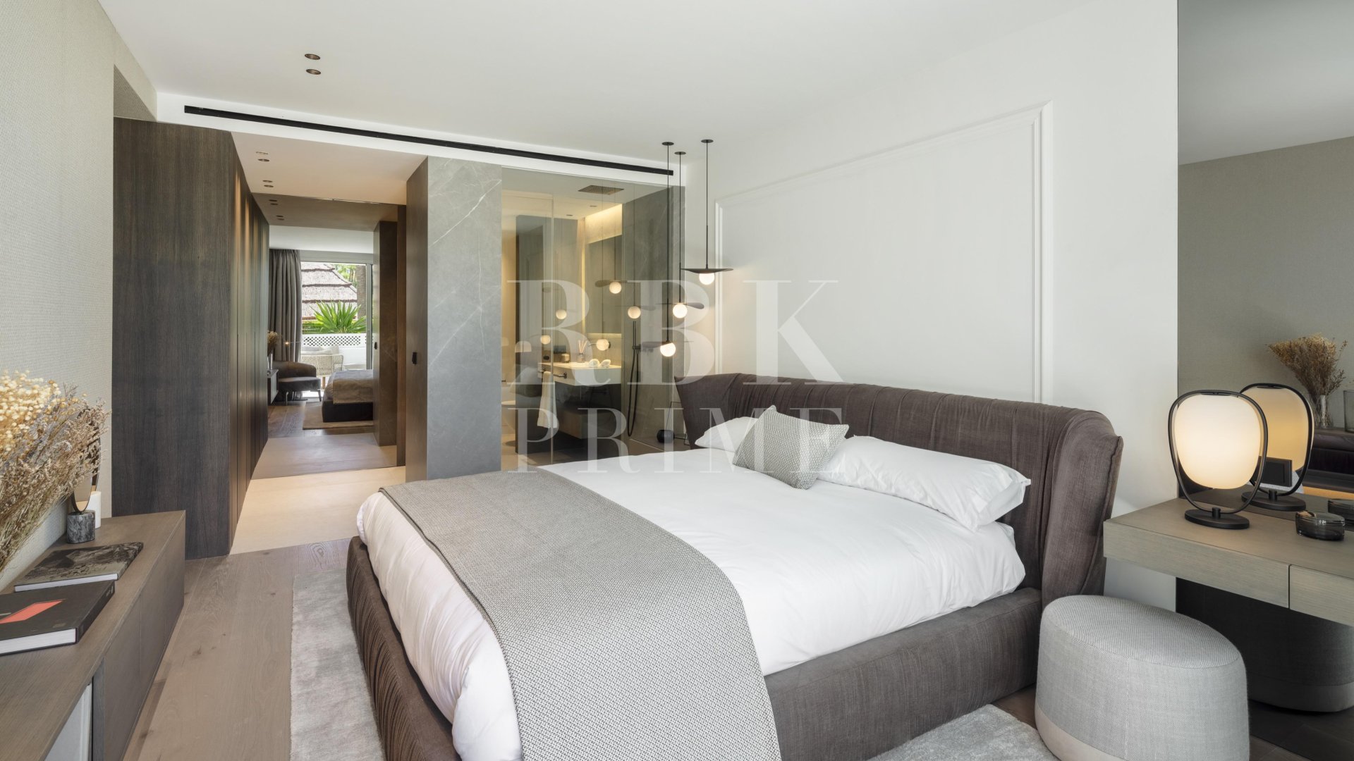 Resale - Apartments -
Marbella