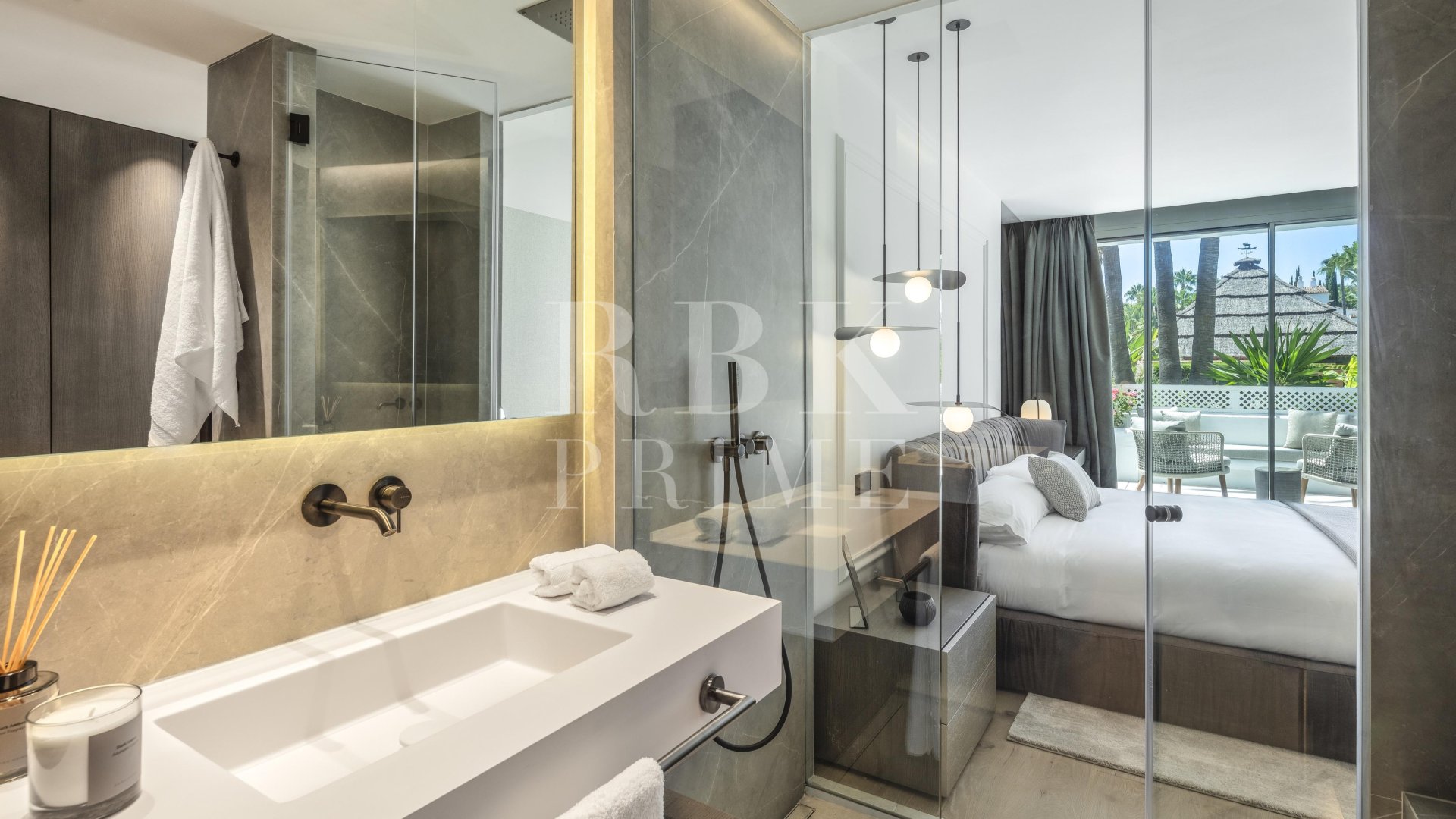 Resale - Apartments -
Marbella