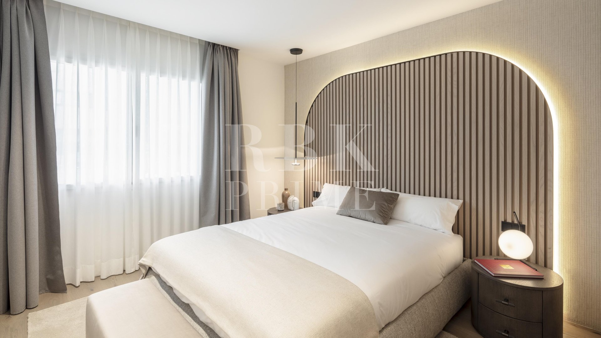 Resale - Apartments -
Marbella