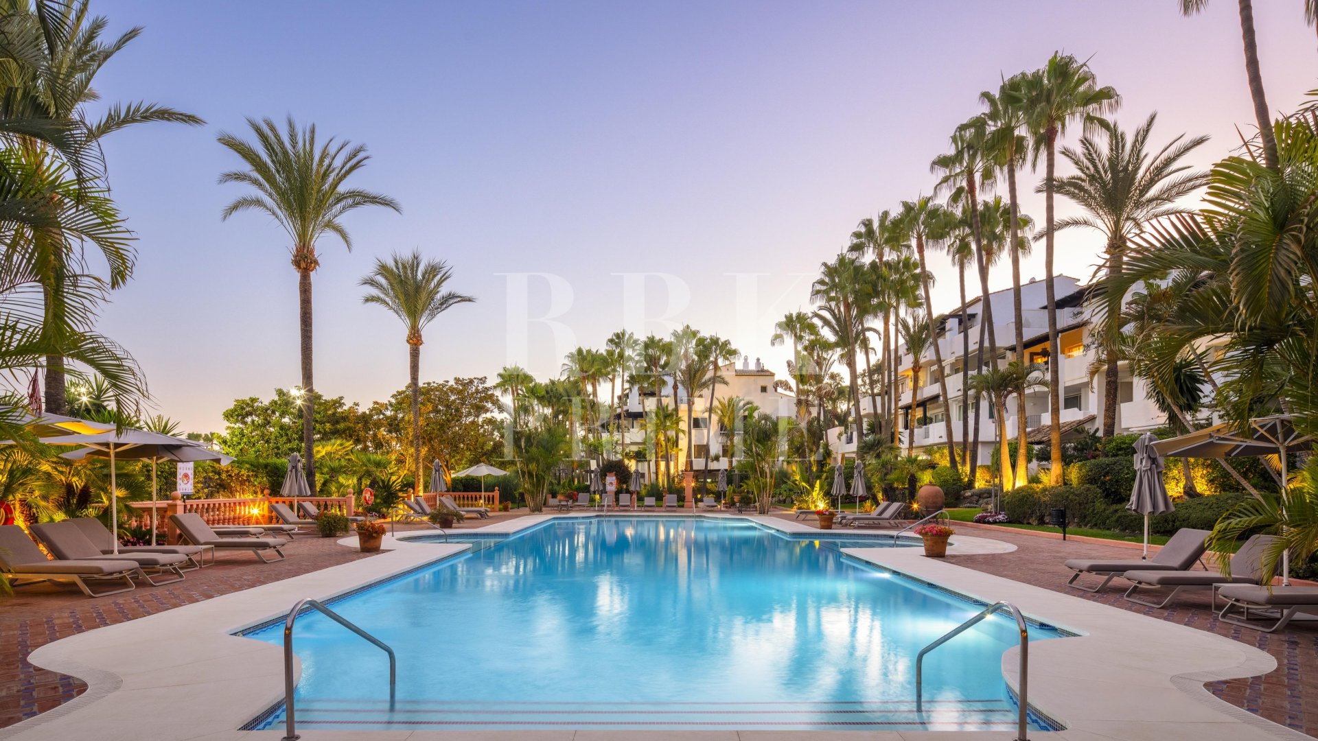 Resale - Apartments -
Marbella