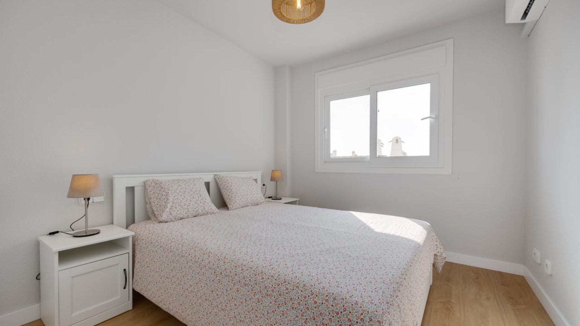 Resale - Apartments -
Orihuela Costa - Aguamarinas