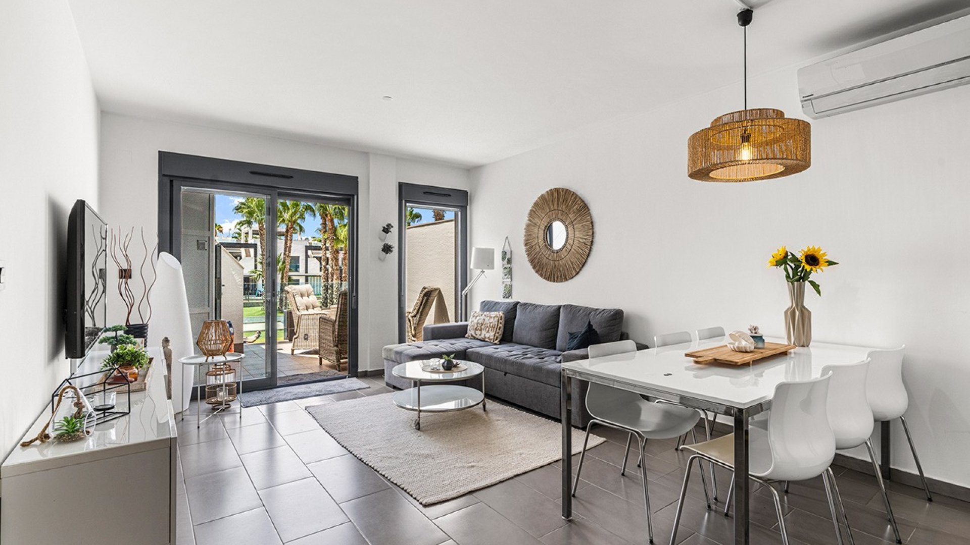 Resale - Apartments -
Orihuela Costa - La Zenia