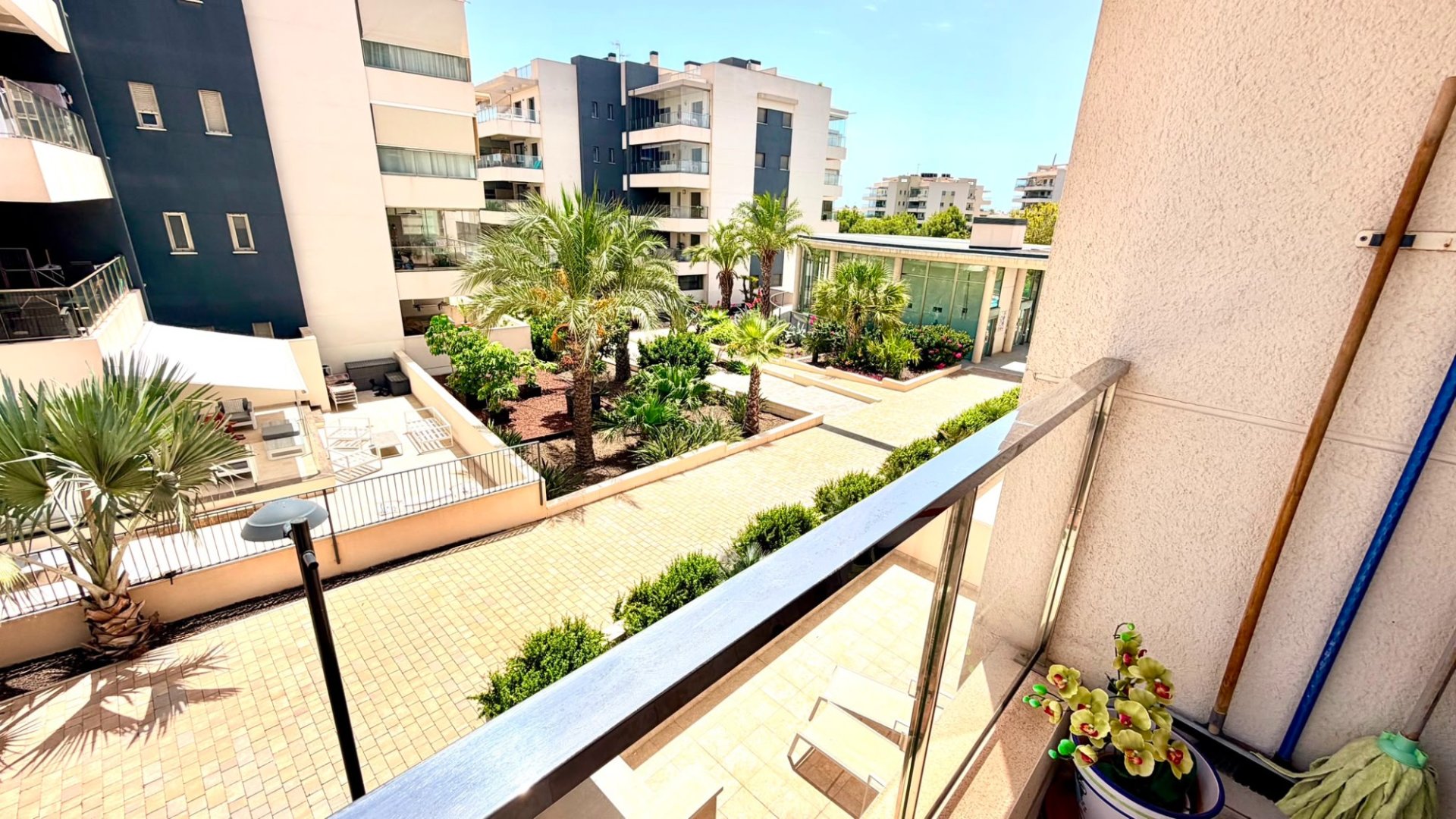Resale - Apartments -
Orihuela Costa - La Zenia