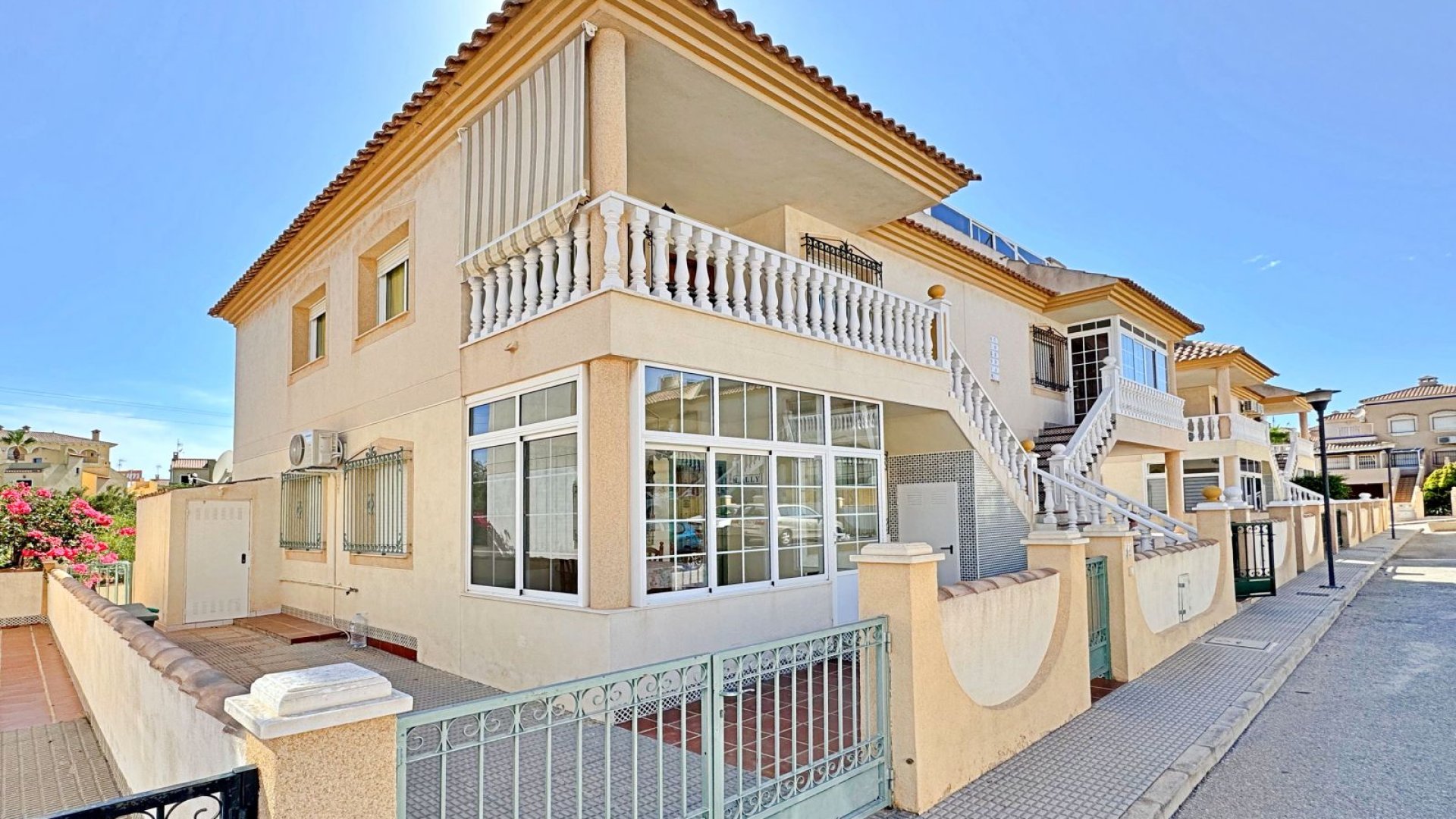 Resale - Apartments -
Orihuela Costa - La Zenia