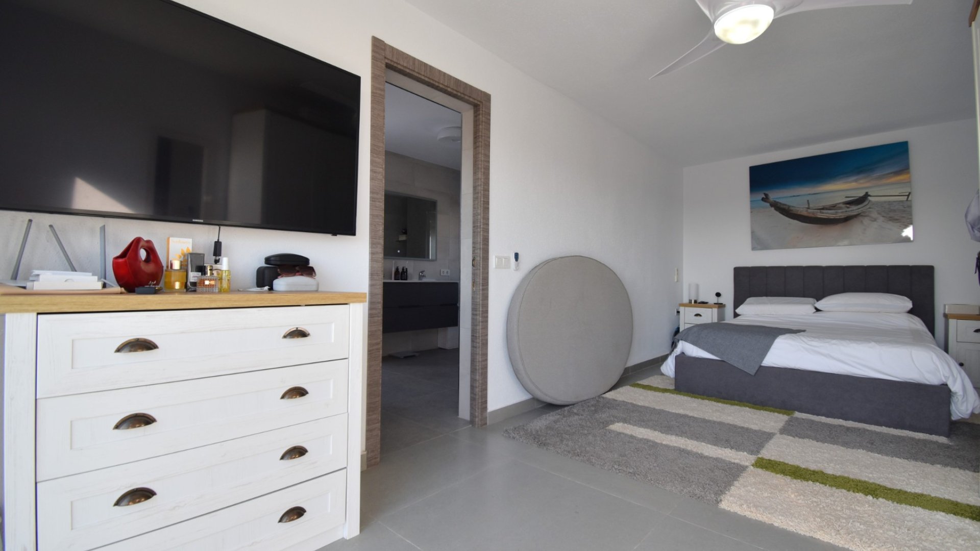 Resale - Apartments -
Orihuela Costa - Las Filipinas