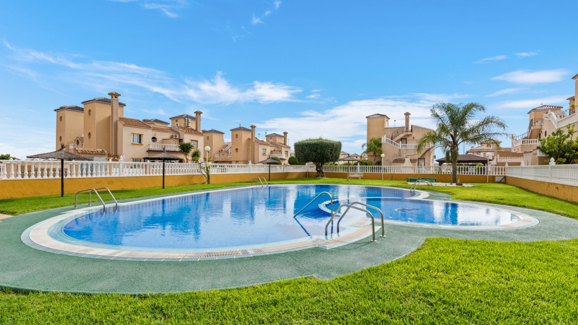 Resale - Apartments -
Orihuela Costa - Lomas De Cabo Roig