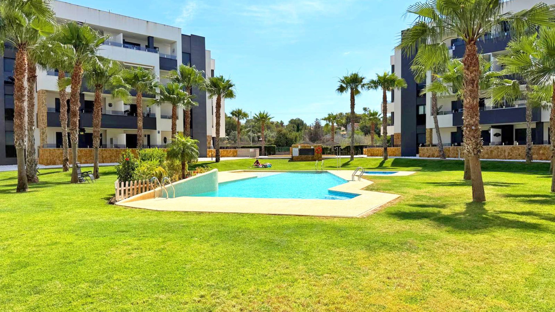 Resale - Apartments -
Orihuela Costa - Los Altos