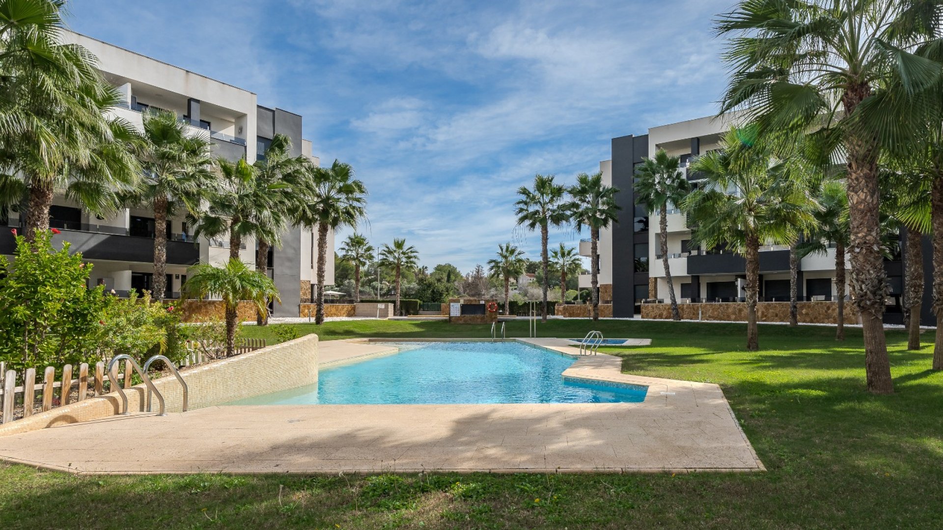 Resale - Apartments -
Orihuela Costa - Los Altos